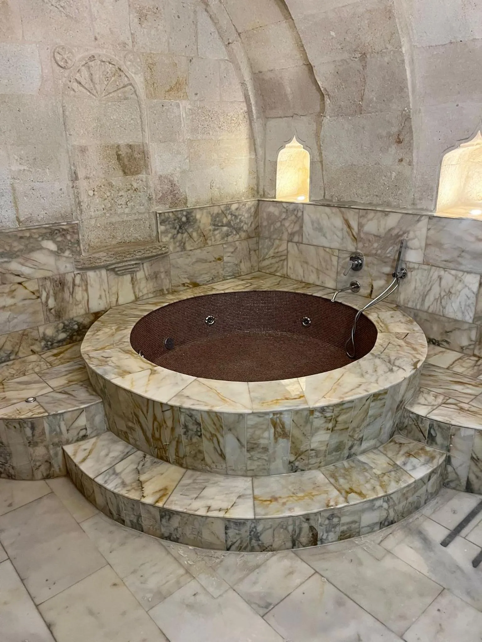 Hot Tub in Zeydem Suites