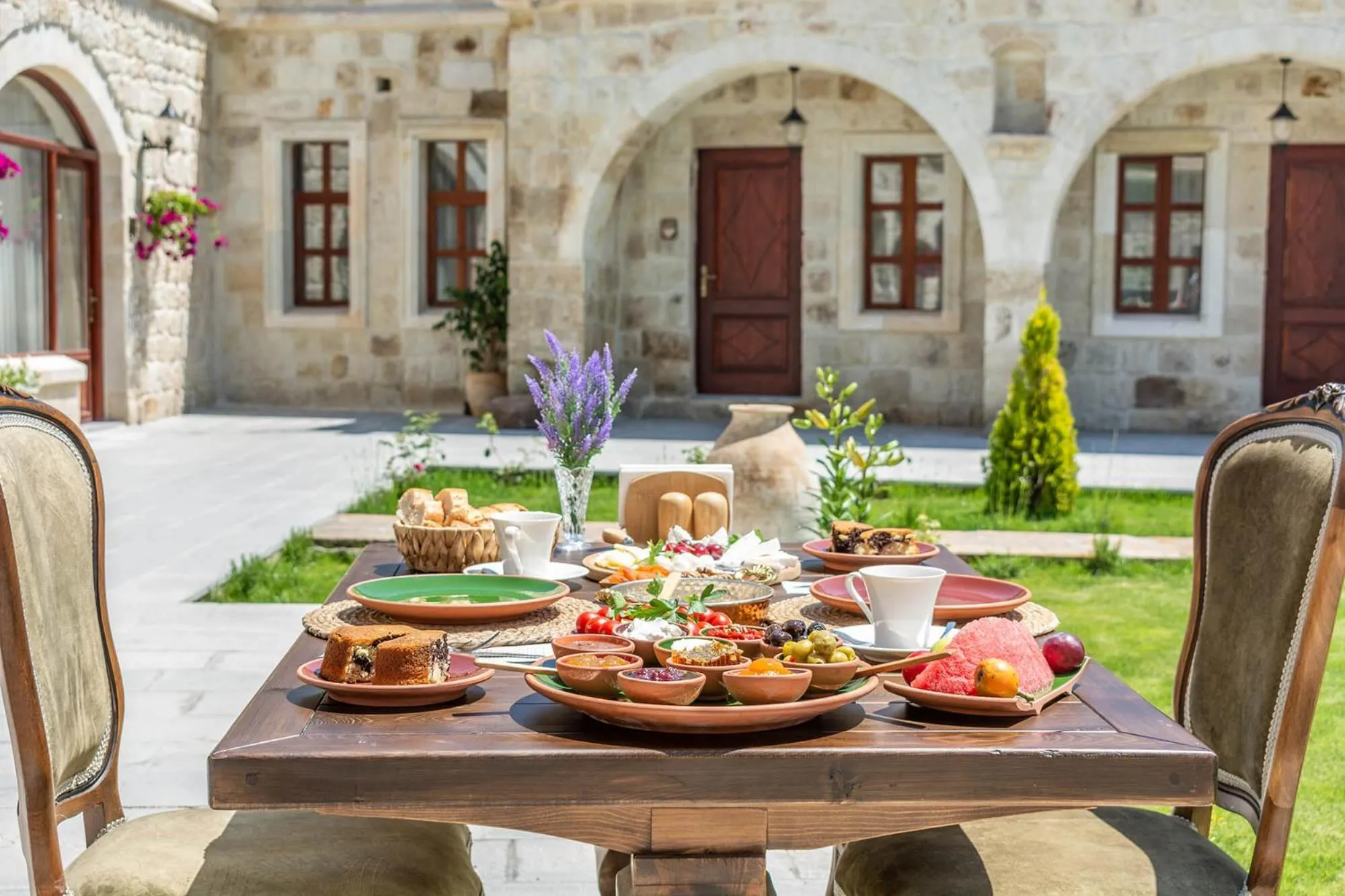 Food and drinks in Zeydem Suites