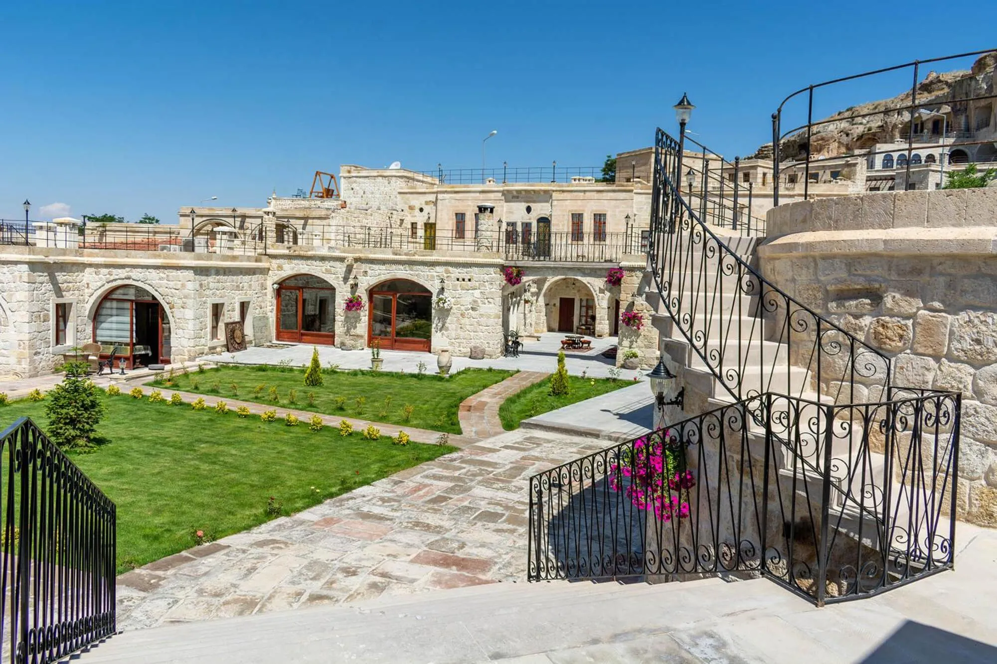 Garden in Zeydem Suites