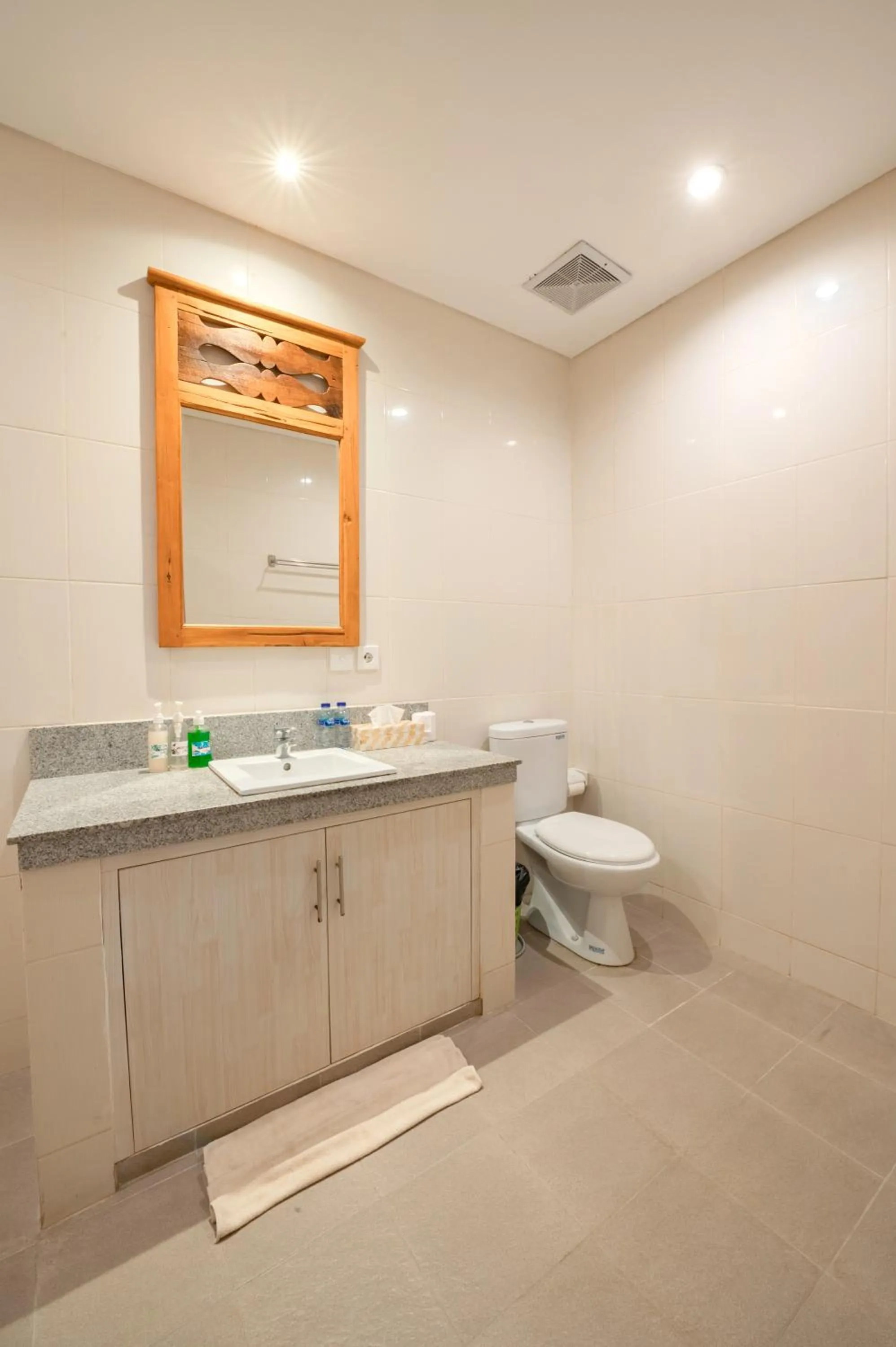 Toilet in Sau Bali Beach House Canggu