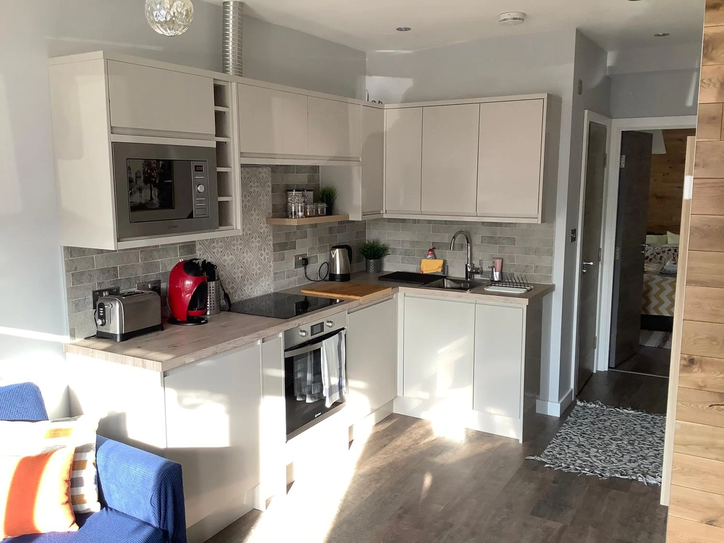 Kitchen or kitchenette in Carolyn’s Place