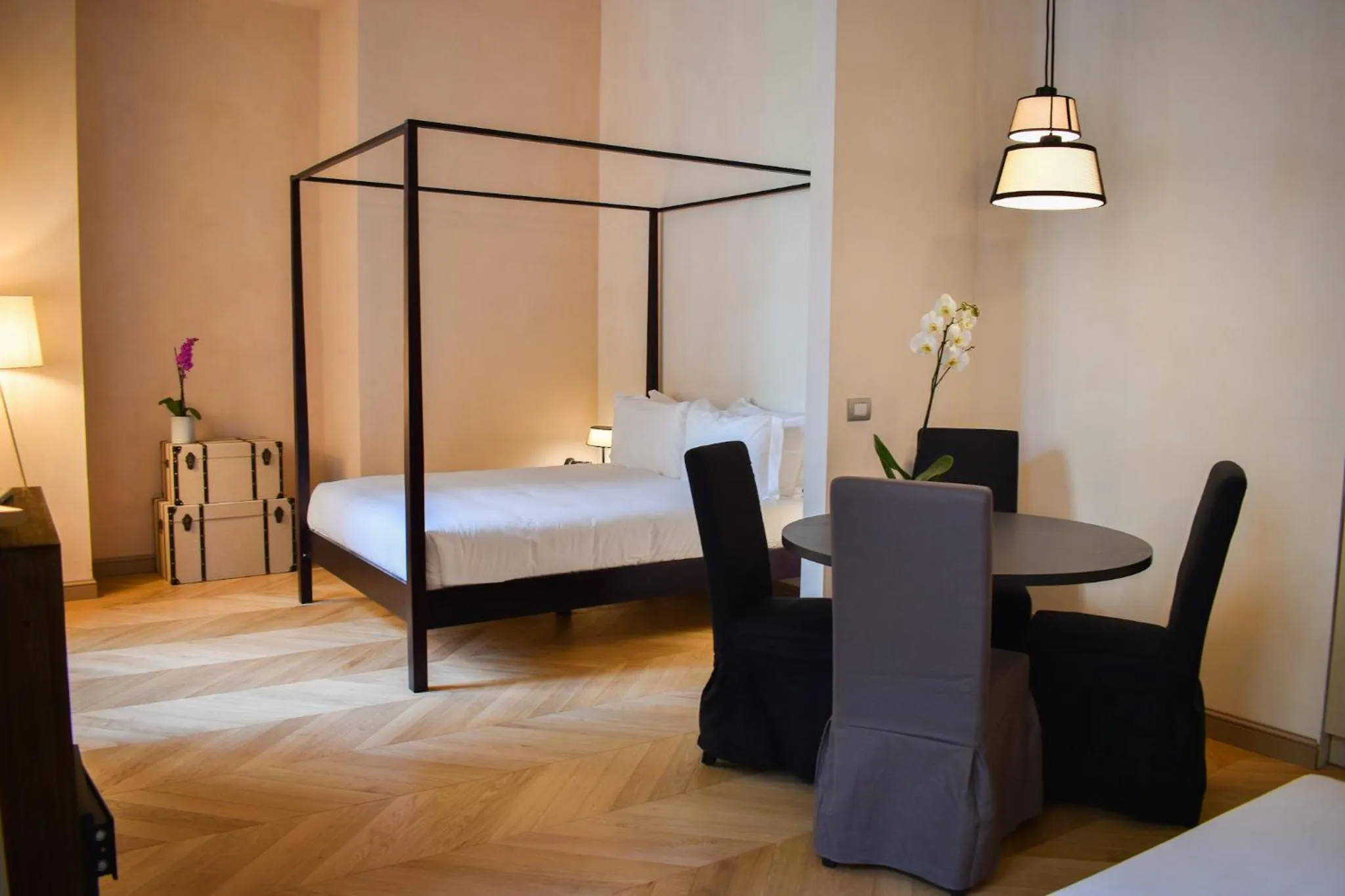 Bedroom, Bed in Opera35 Boutique Hotel