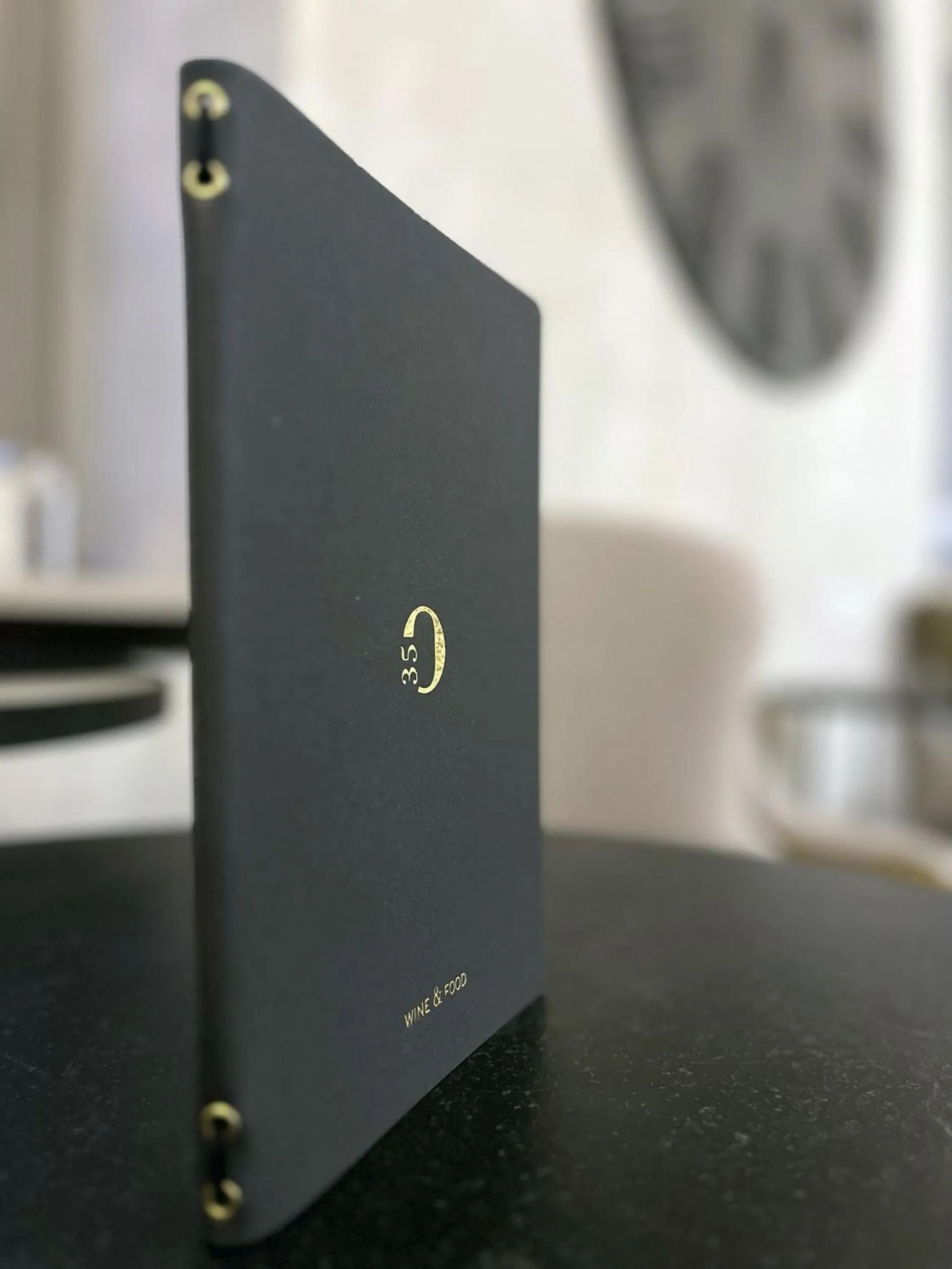 Restaurant/places to eat in Opera35 Boutique Hotel