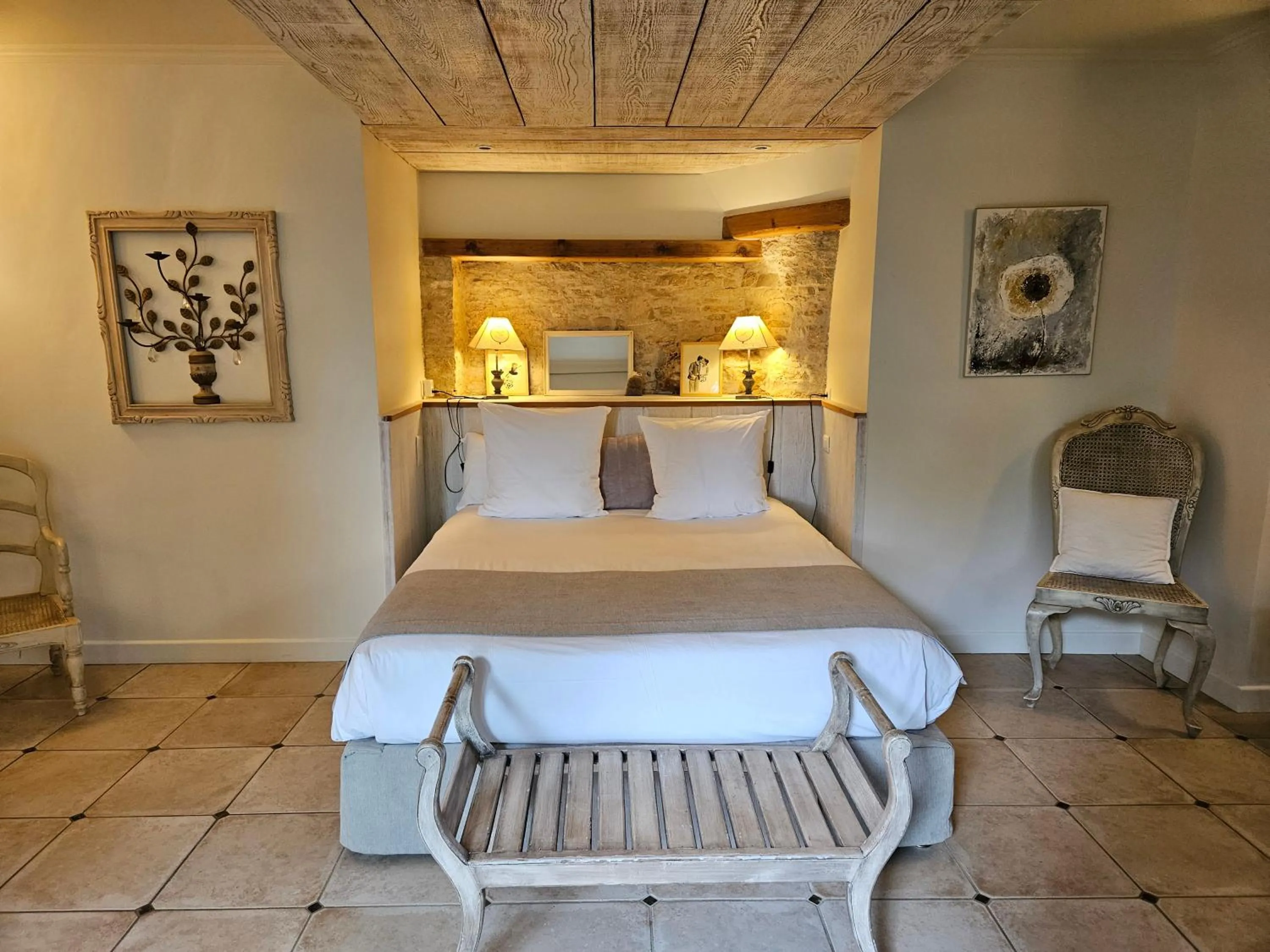 Bedroom, Bed in La Terre d'Or