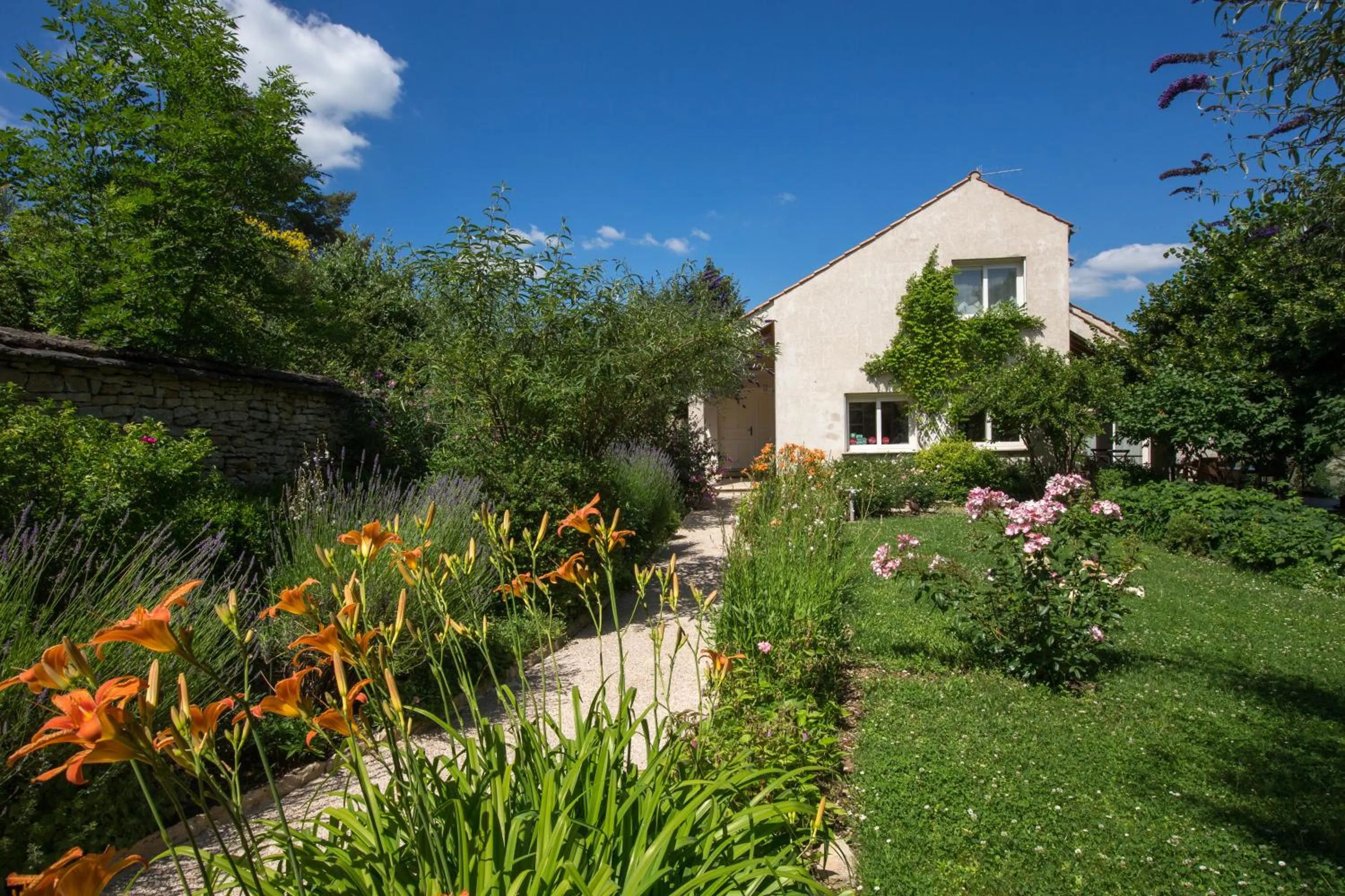 Property building in La Terre d'Or