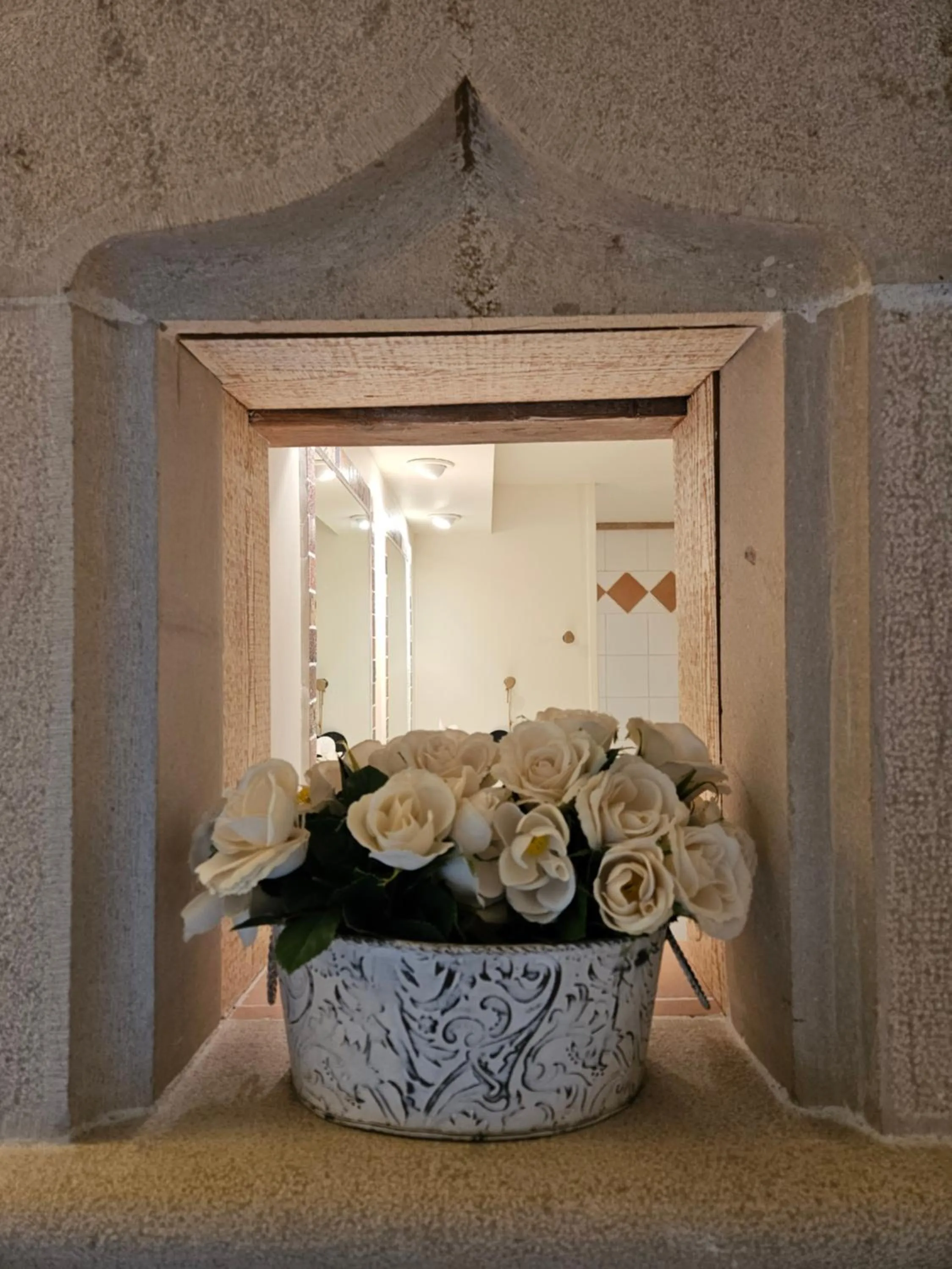 Decorative detail in La Terre d'Or