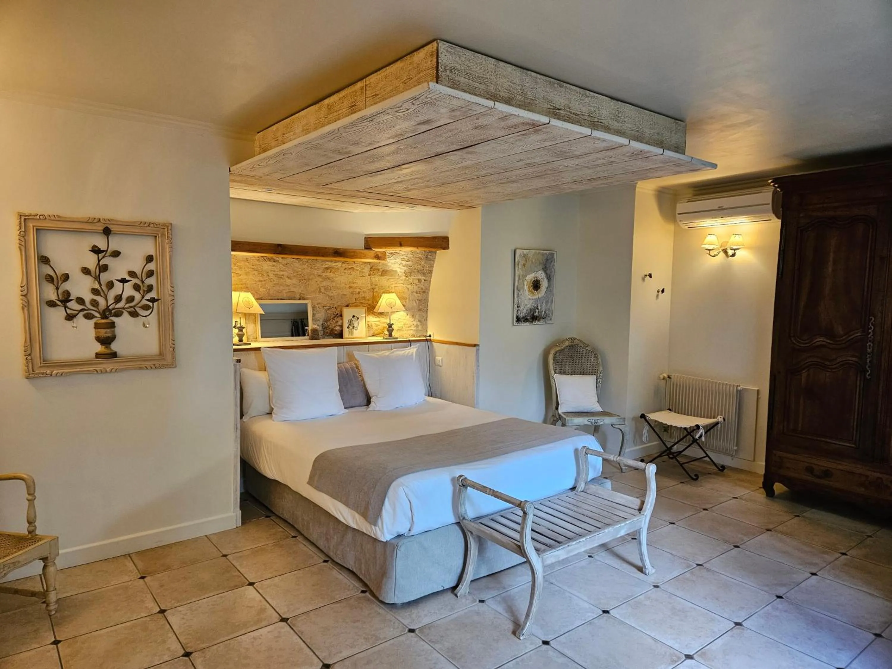 Bedroom, Bed in La Terre d'Or