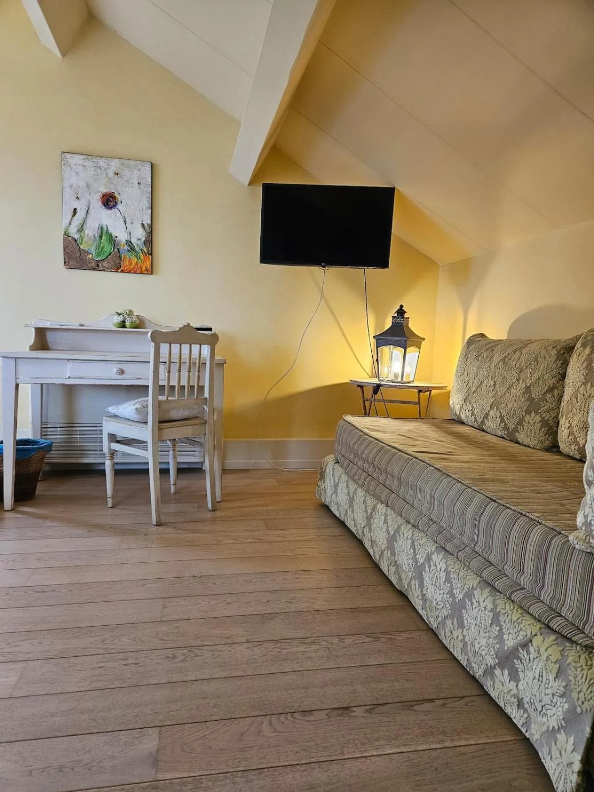 TV and multimedia in La Terre d'Or