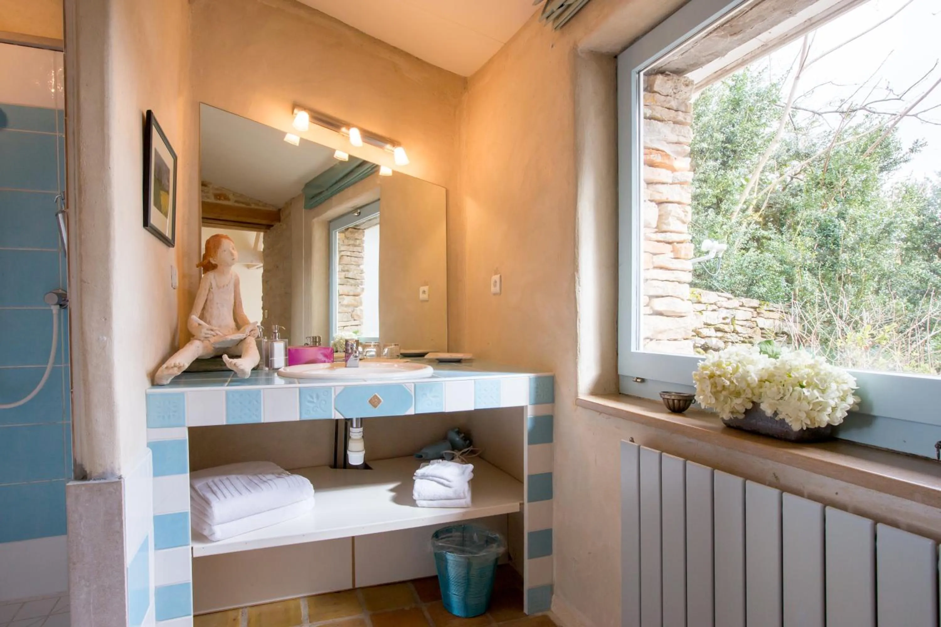 Bathroom in La Terre d'Or