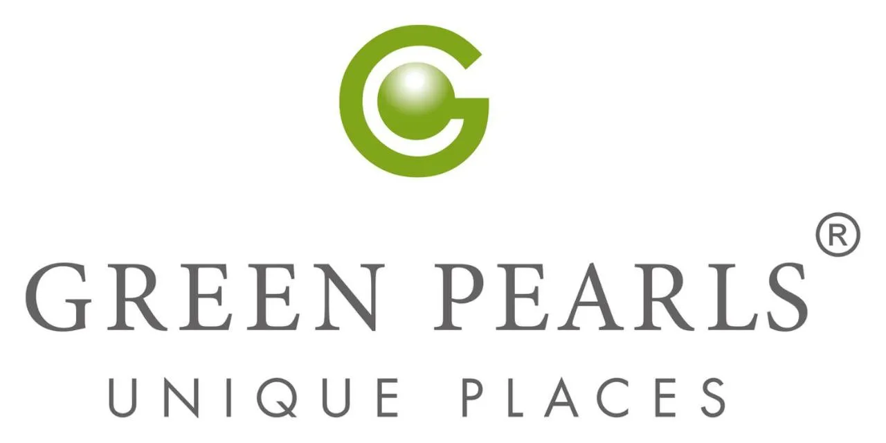 Logo/Certificate/Sign in Leni Mountain Chalet