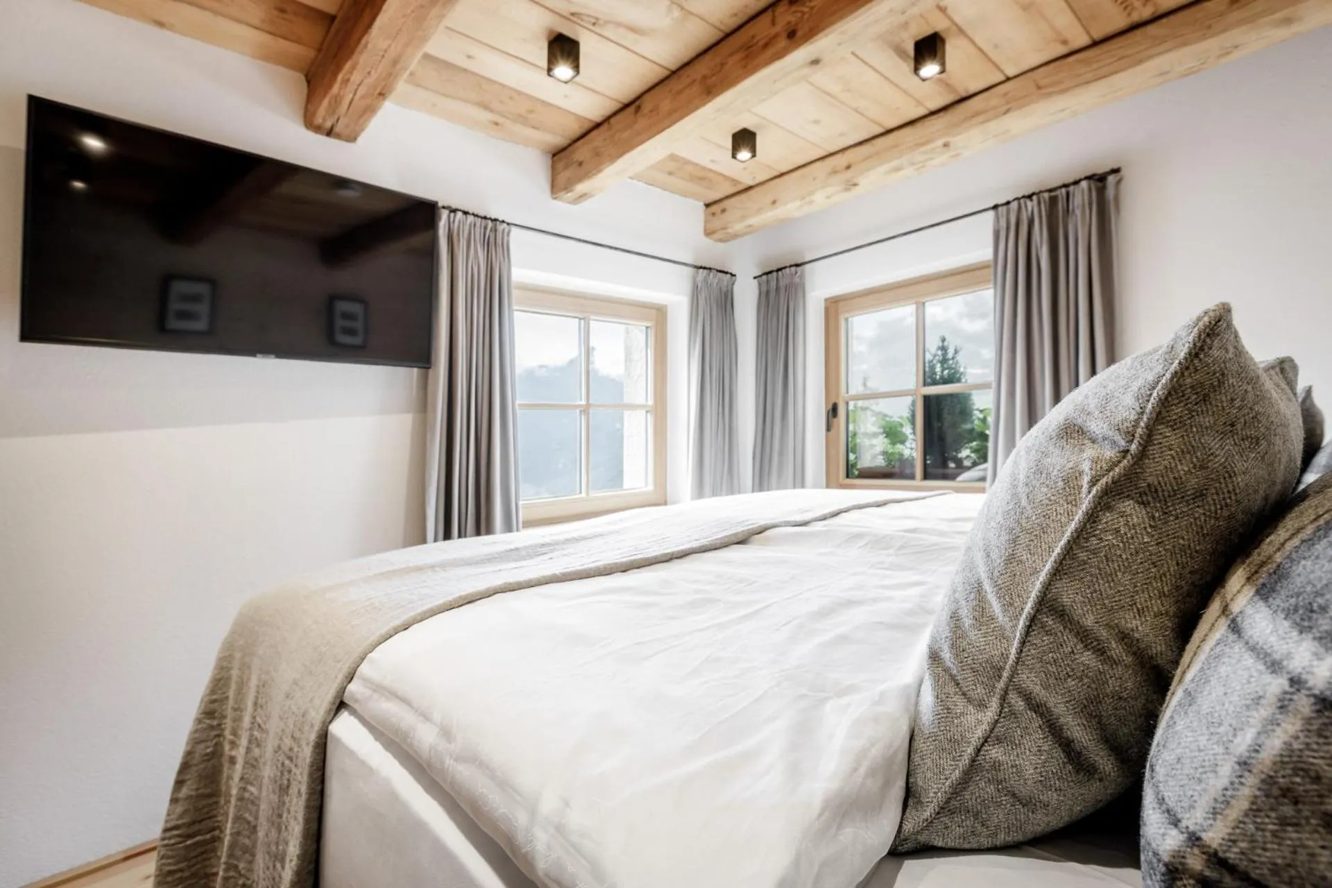 Bedroom, Bed in Leni Mountain Chalet