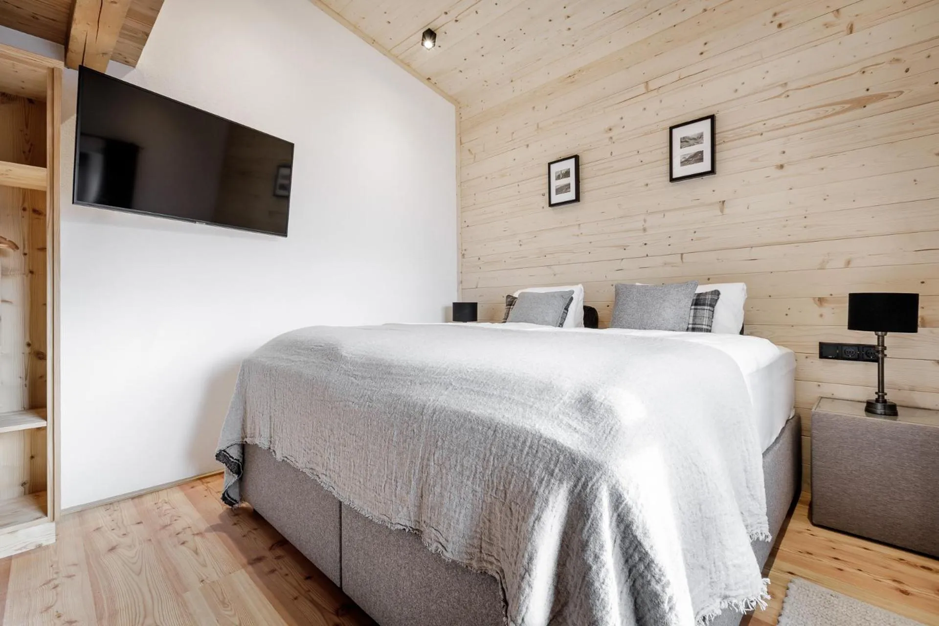 Bedroom, Bed in Leni Mountain Chalet