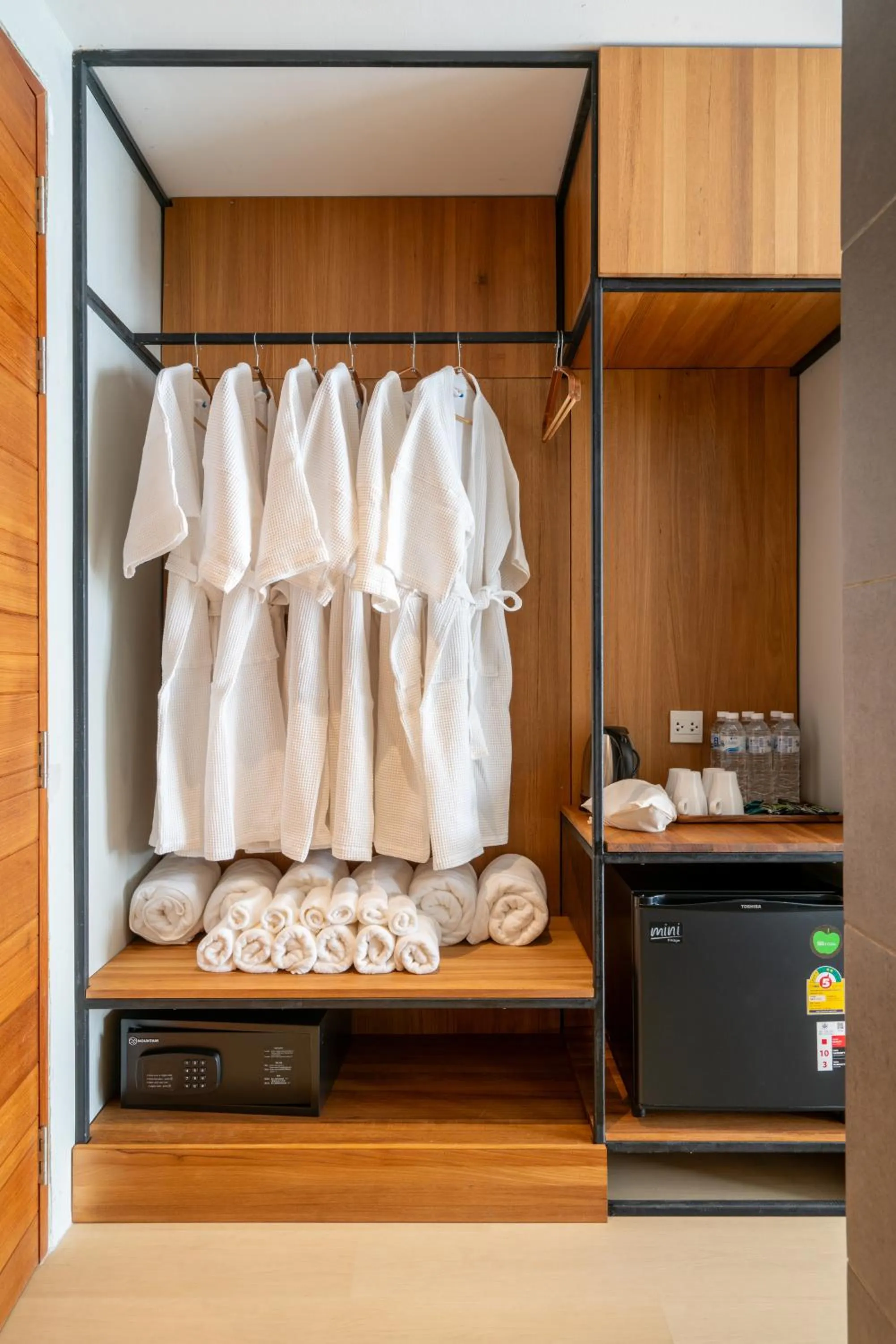 Coffee/tea facilities in Woodstory Boutique Hotel