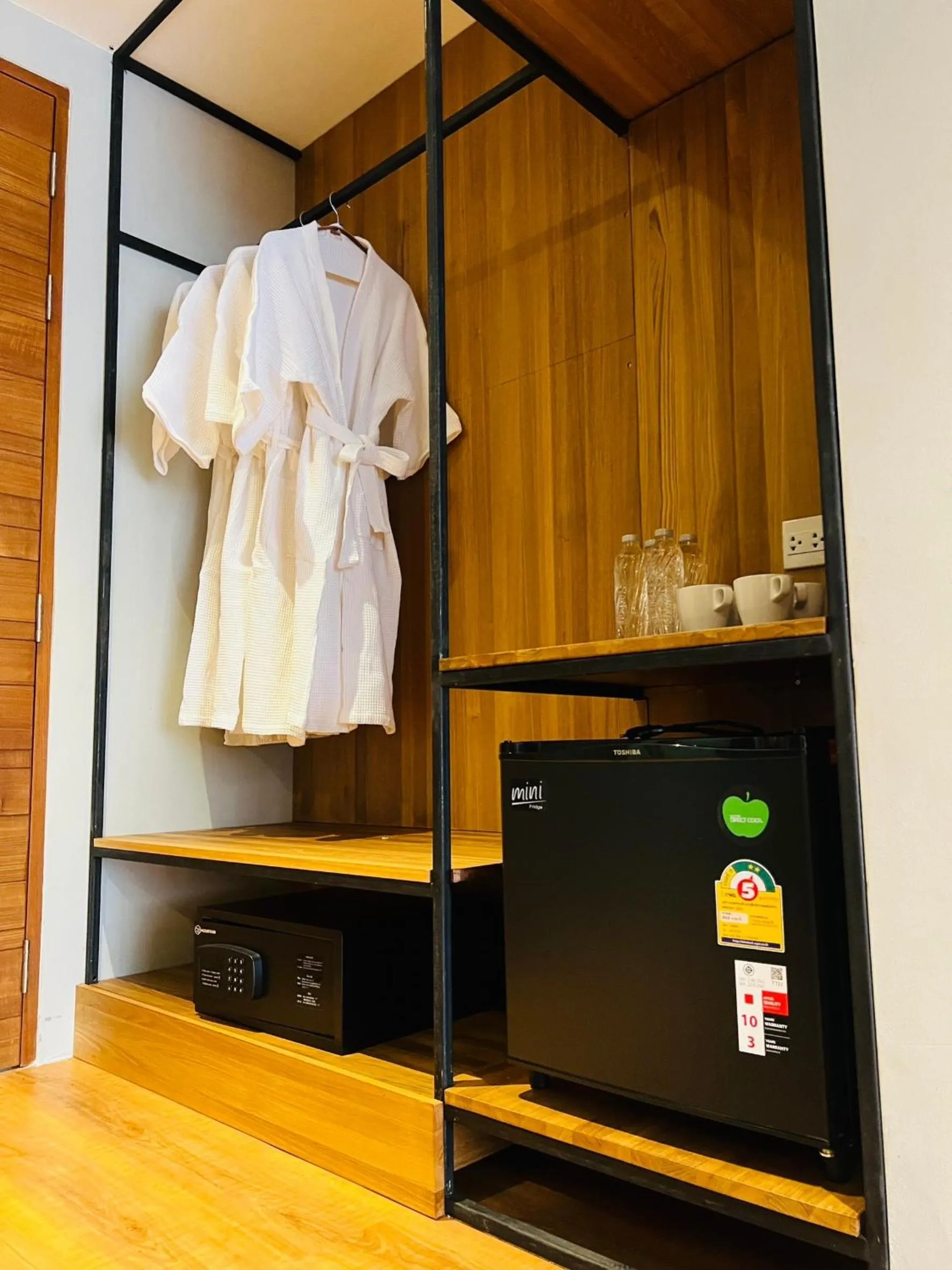 Coffee/tea facilities in Woodstory Boutique Hotel