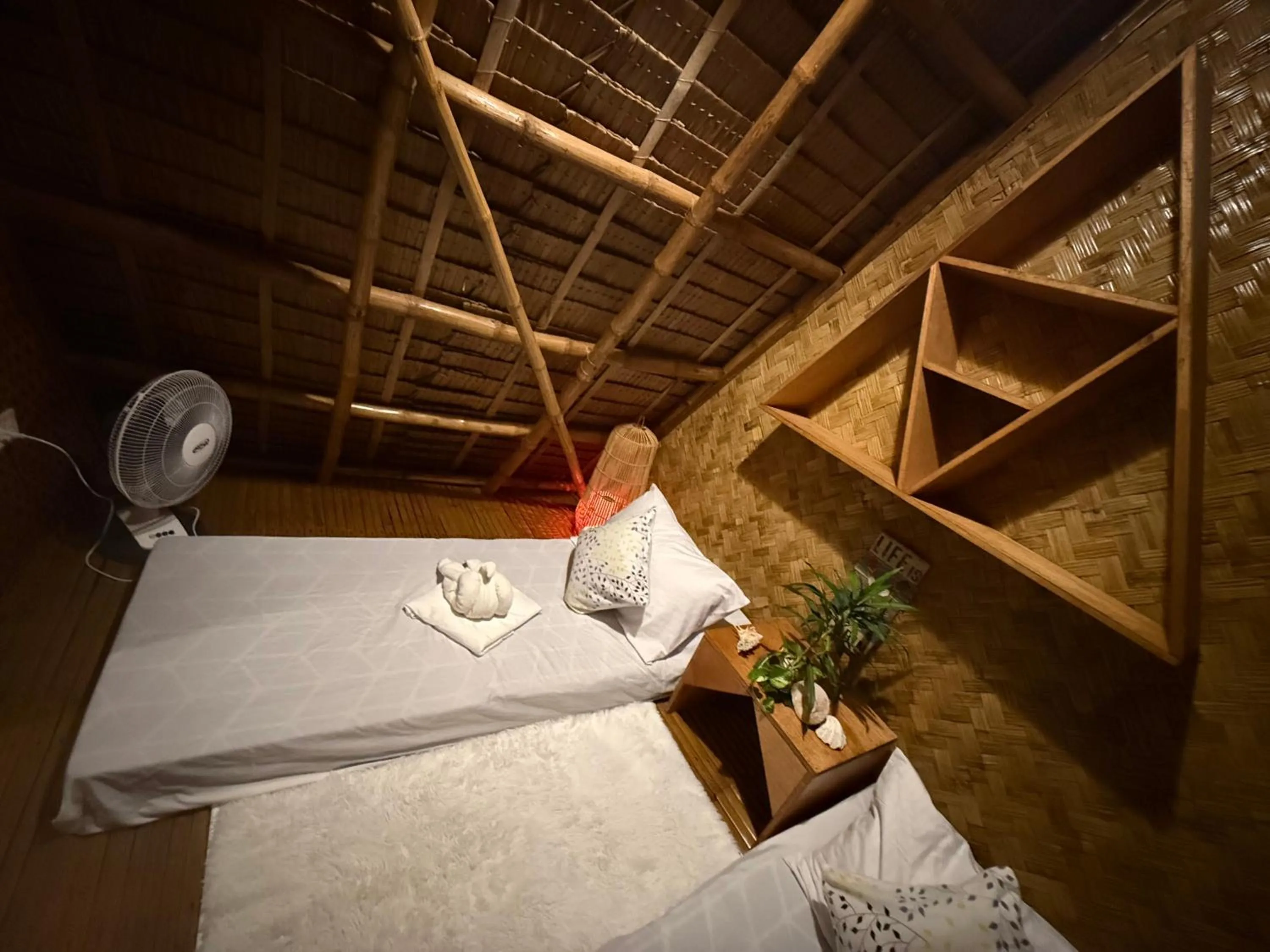 Zhaya's Beach & Cottages