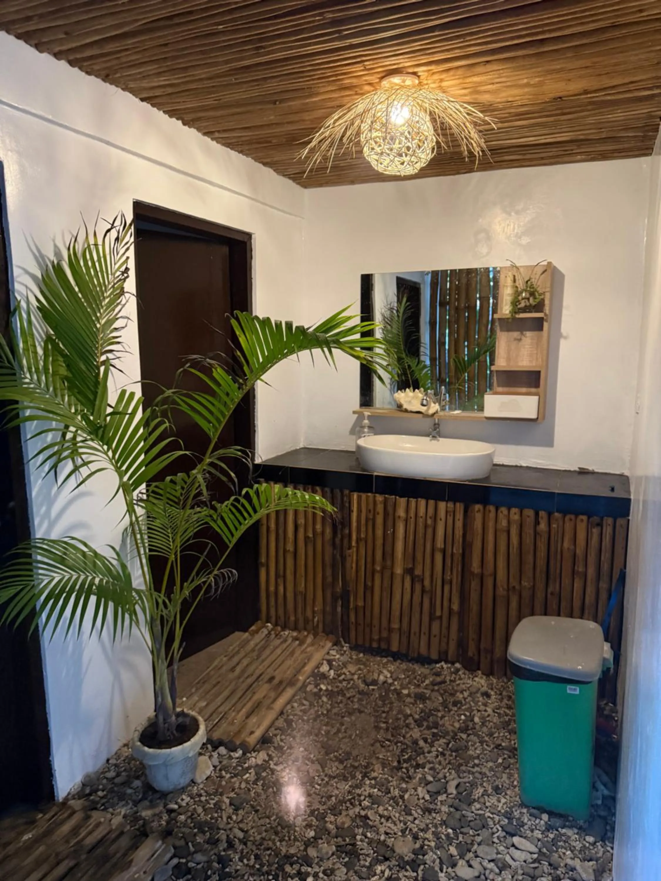 Zhaya's Beach & Cottages