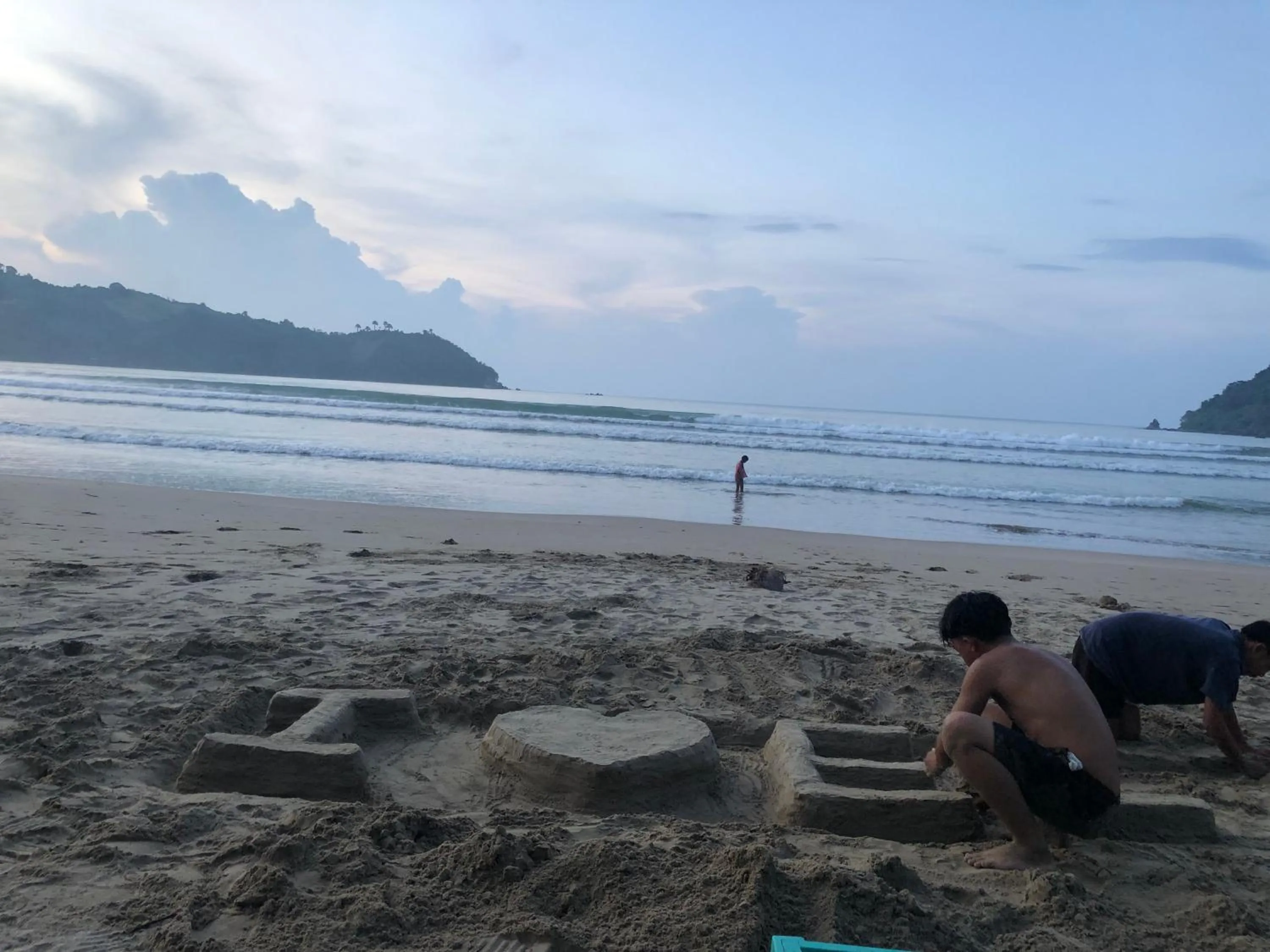 Zhaya's Beach & Cottages