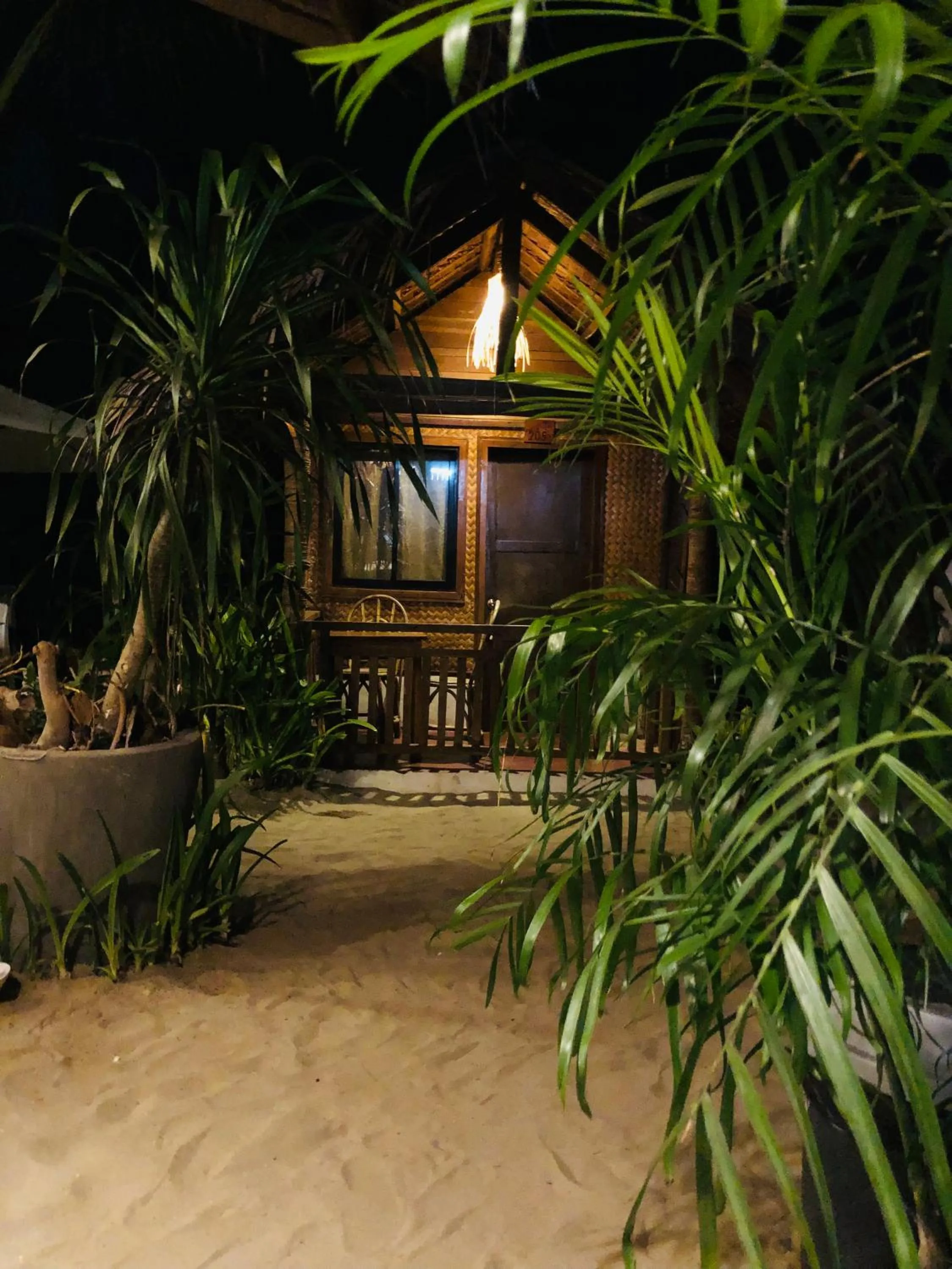 Zhaya's Beach & Cottages