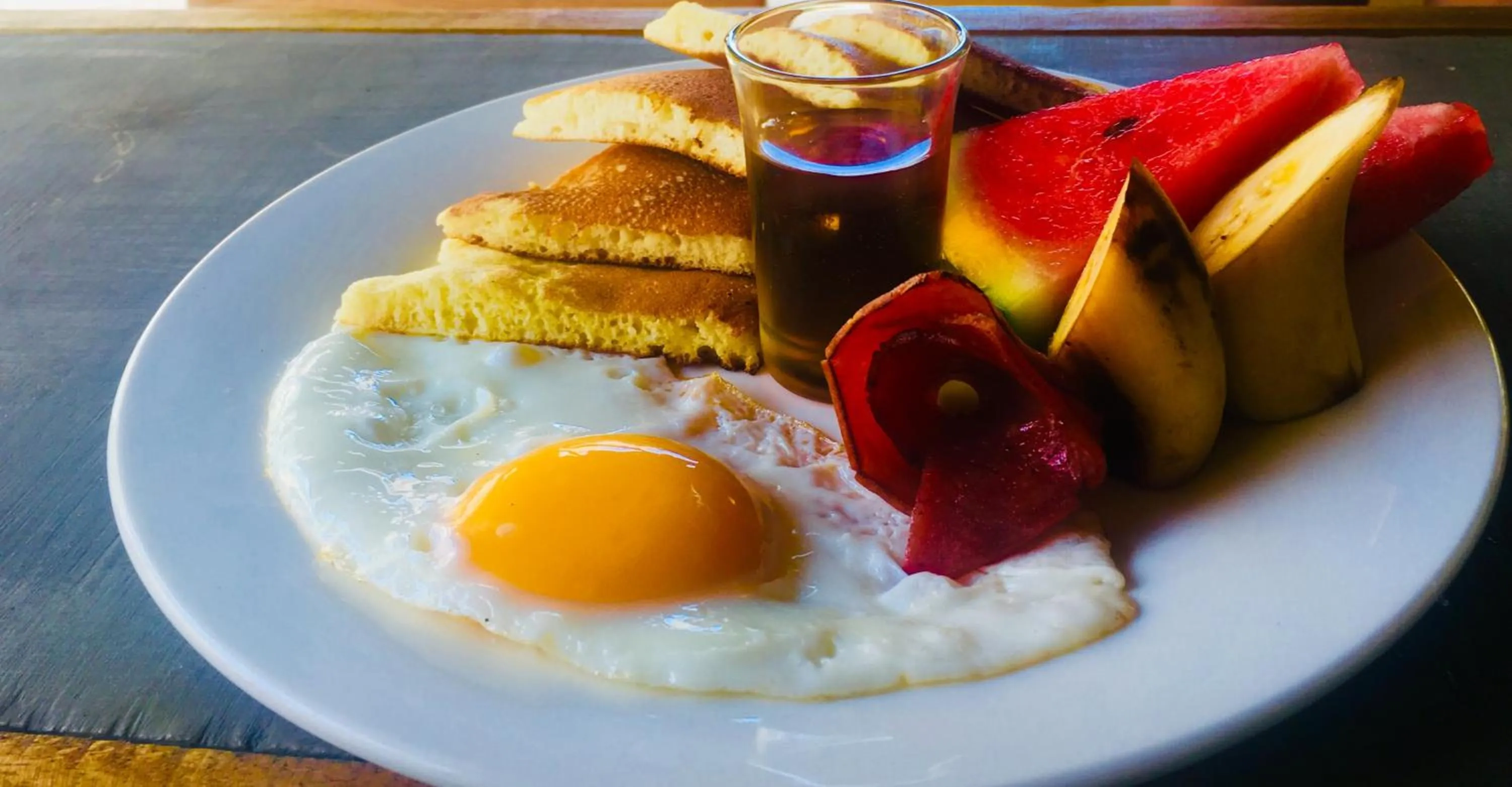 Breakfast in Zhaya's Beach & Cottages