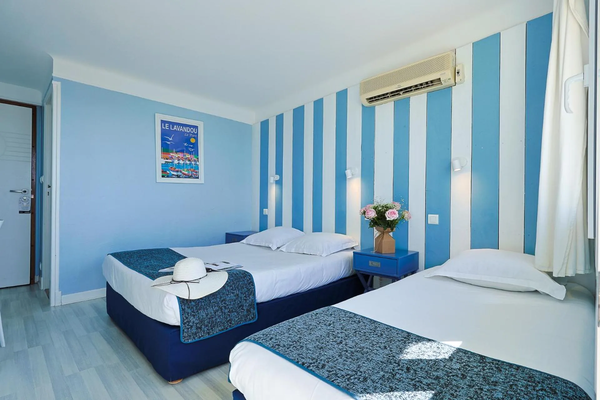 Photo of the whole room, Bed in Cap Nègre Hôtel