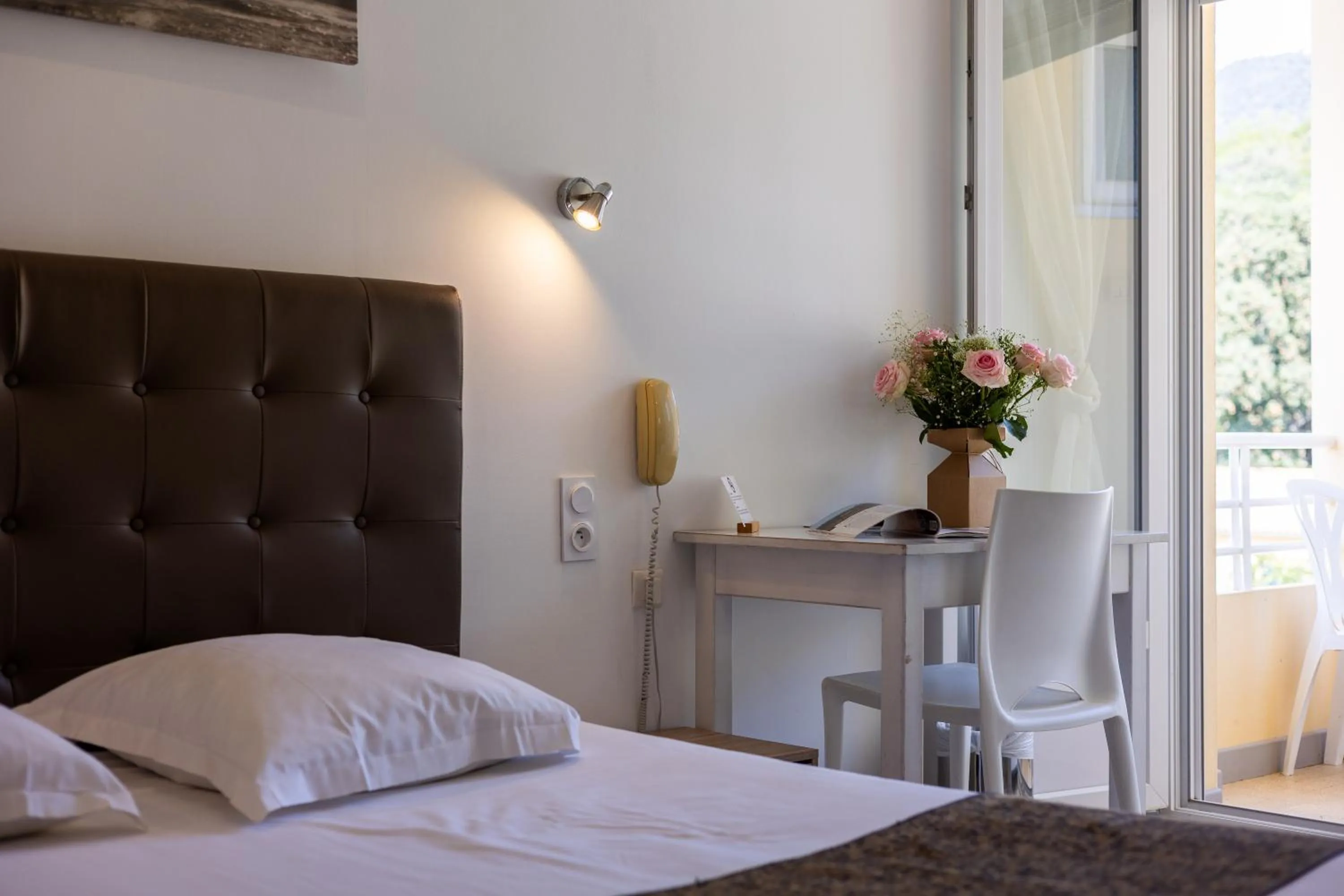 Balcony/Terrace, Bed in Cap Nègre Hôtel