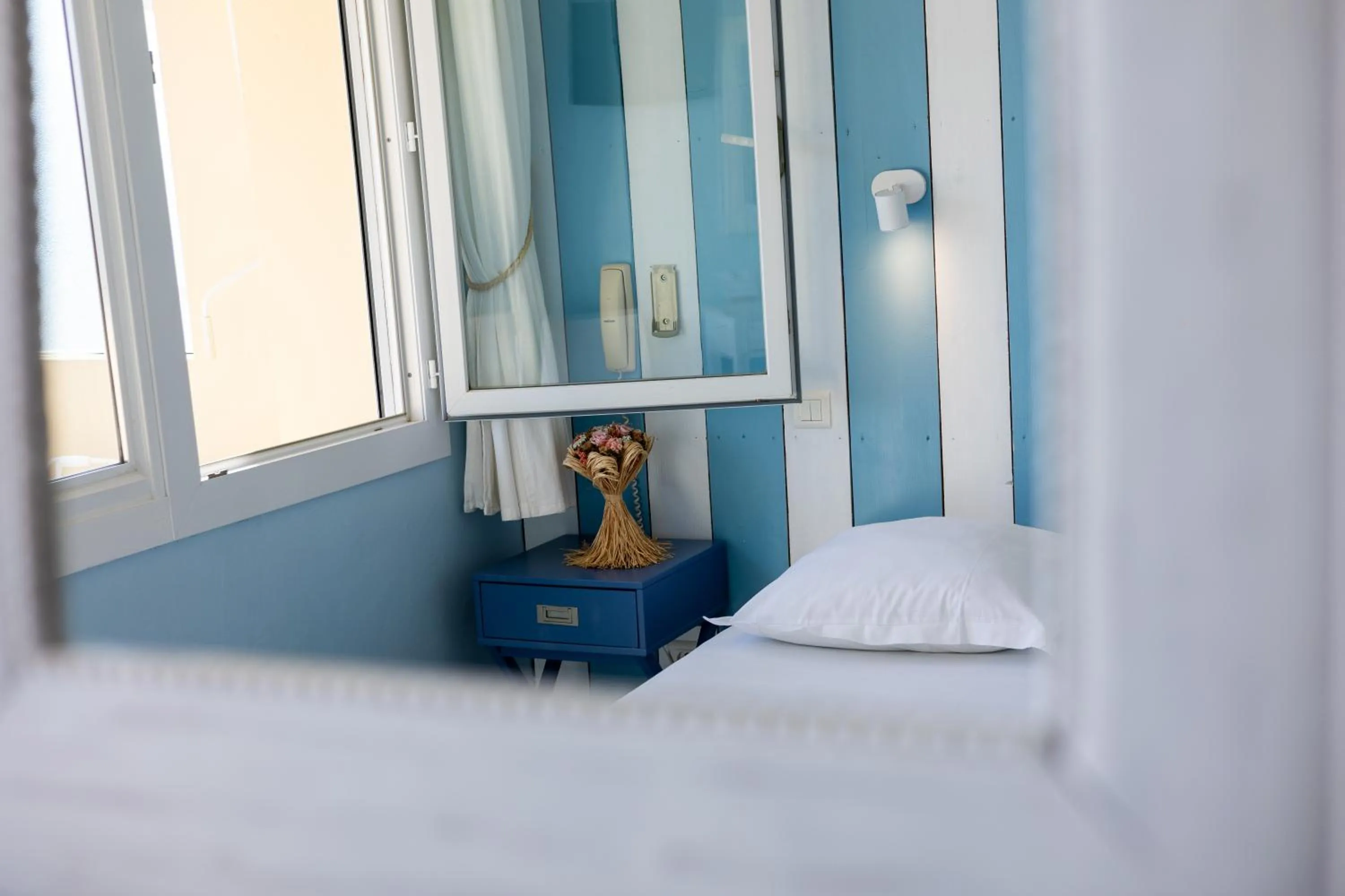 Balcony/Terrace, Bed in Cap Nègre Hôtel