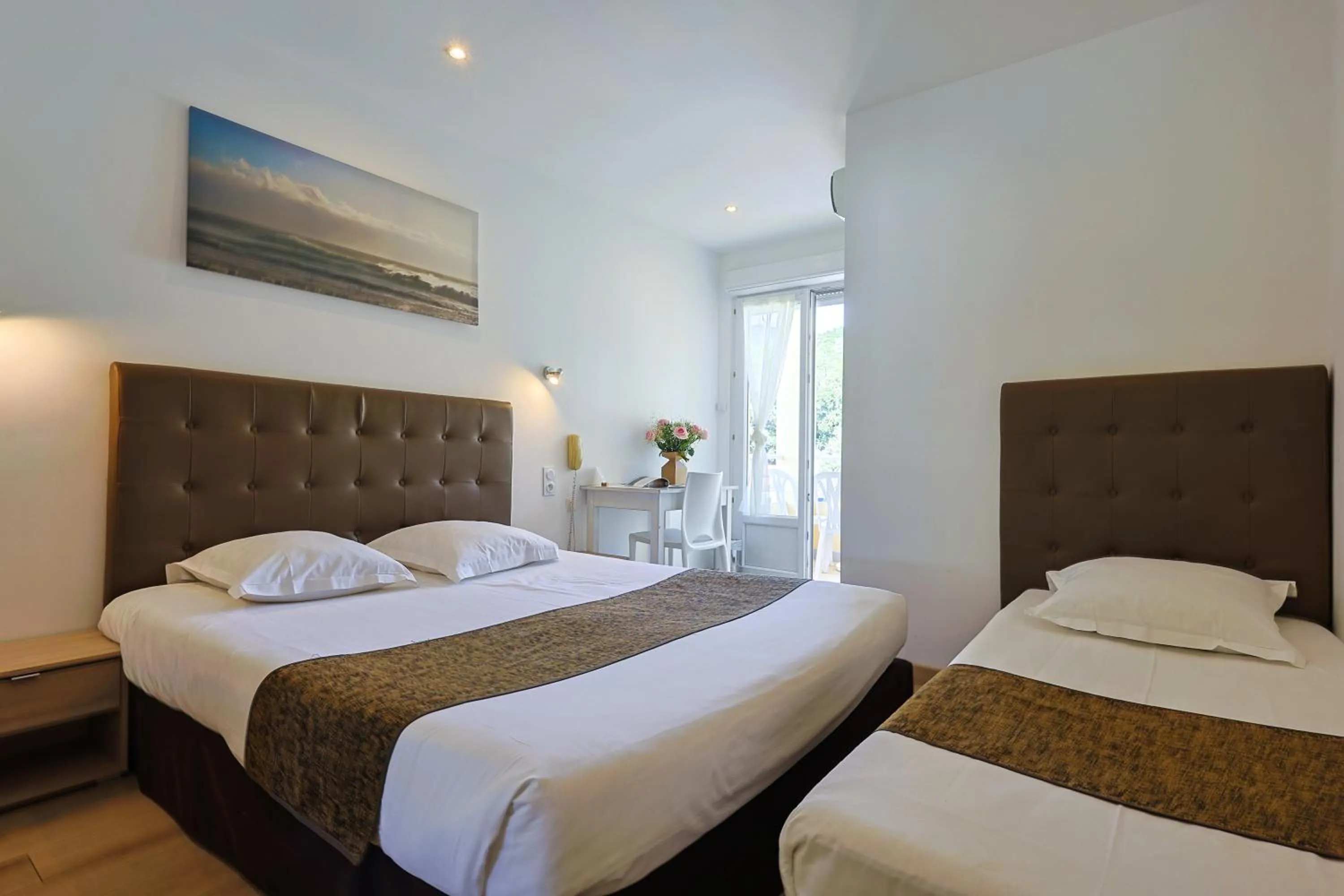 Balcony/Terrace, Bed in Cap Nègre Hôtel