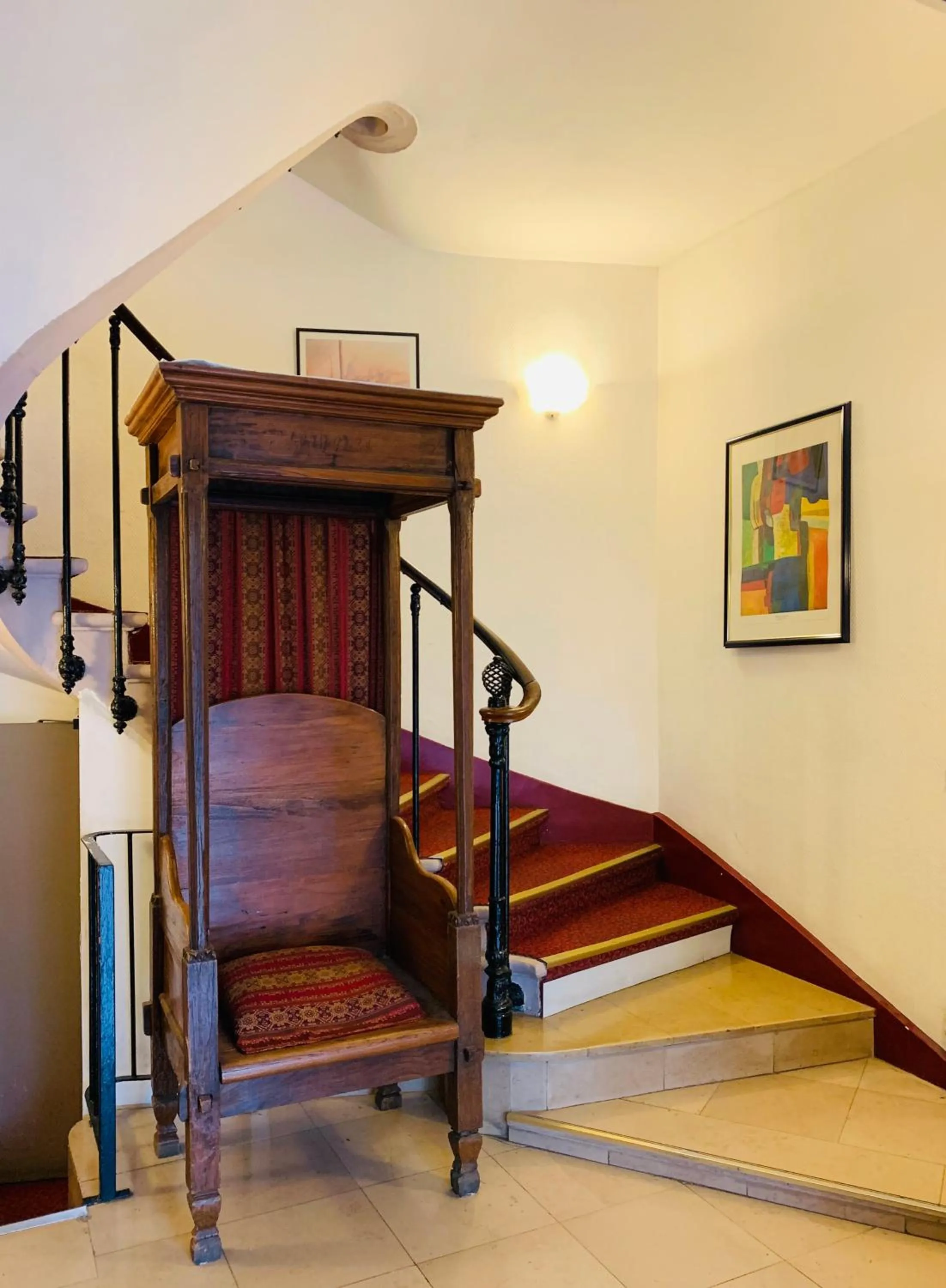 Decorative detail in Hotel William's Opera