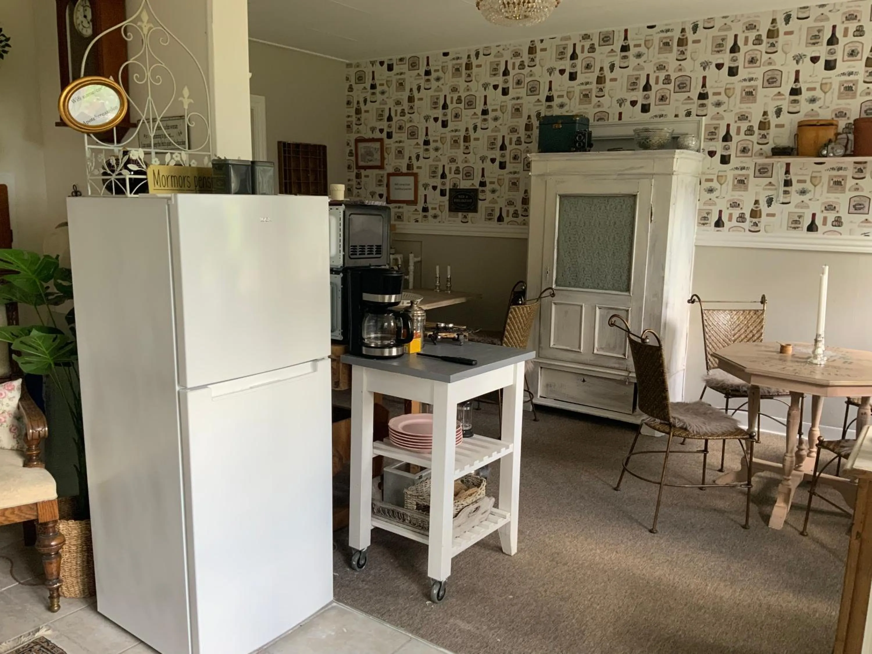 Communal lounge/ TV room in Den Gamle Apotekergaard