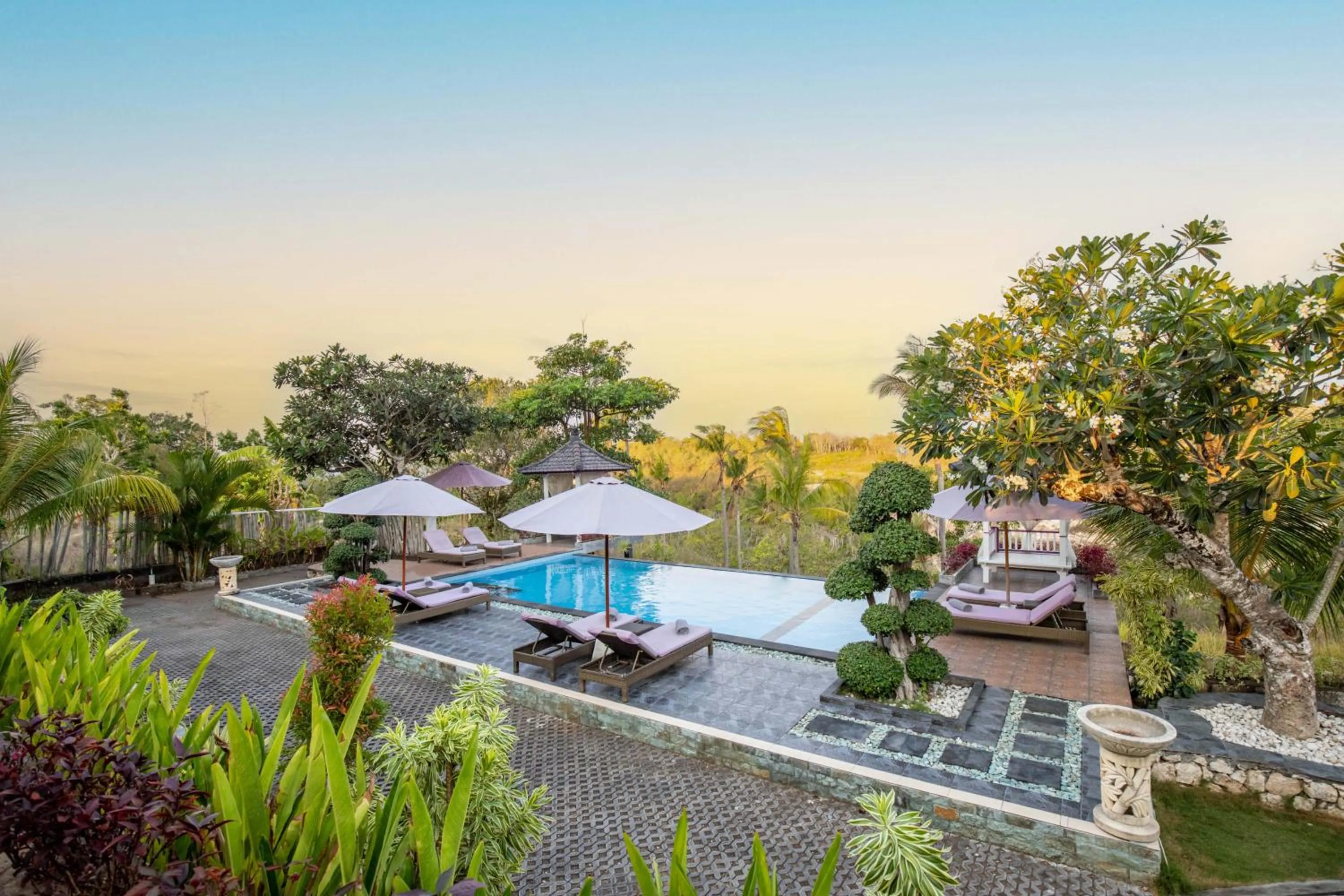 Swimming pool in Akusara Jungle Resort And Spa