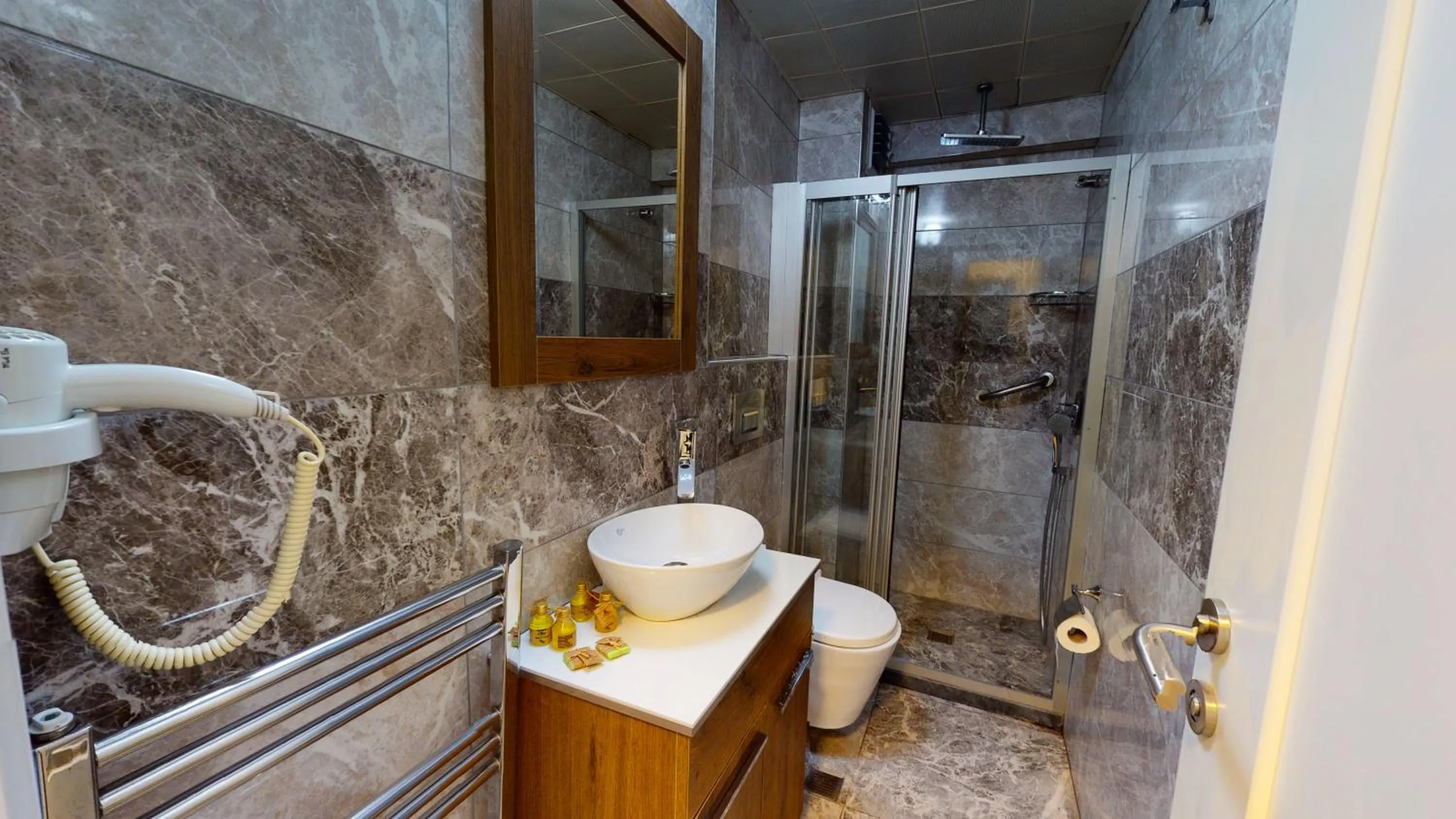 Bathroom in The Wolf Hotel