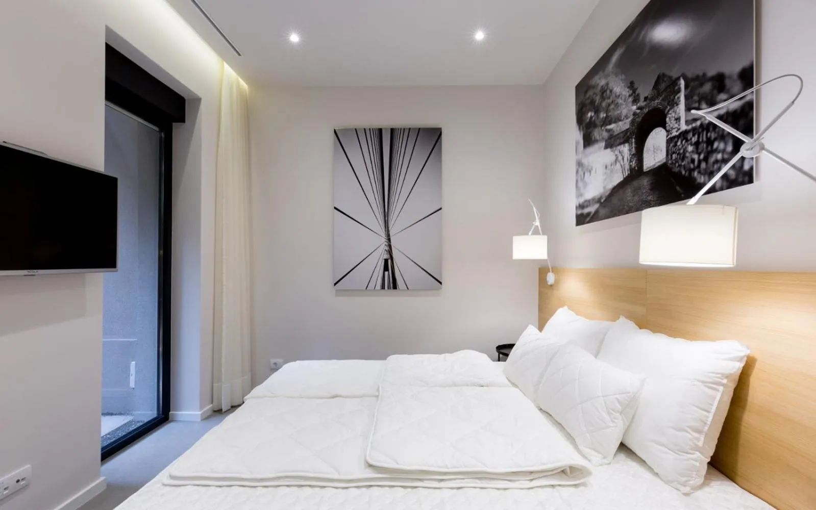 Bed in Teanna Lux Apartments