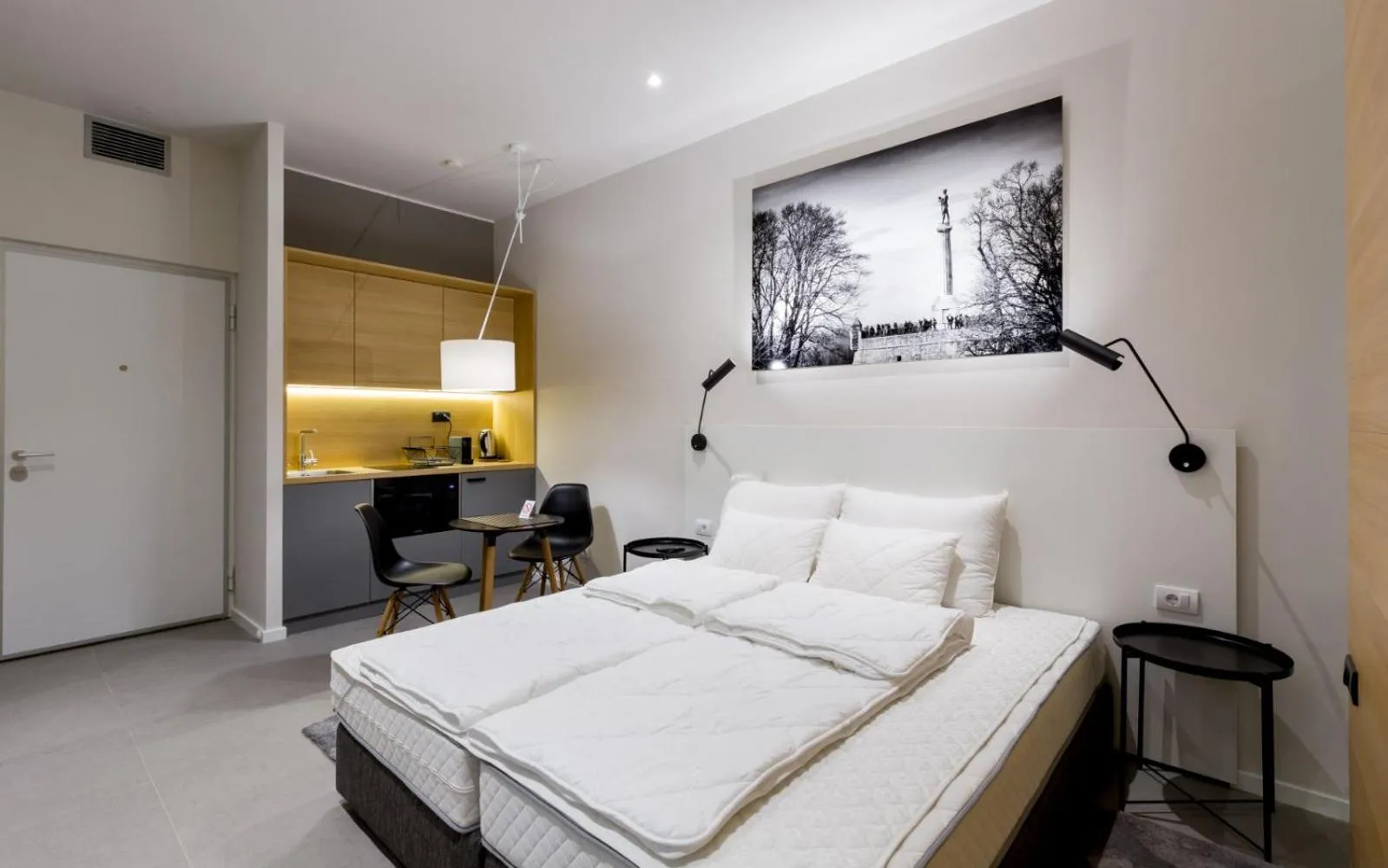 Bed in Teanna Lux Apartments