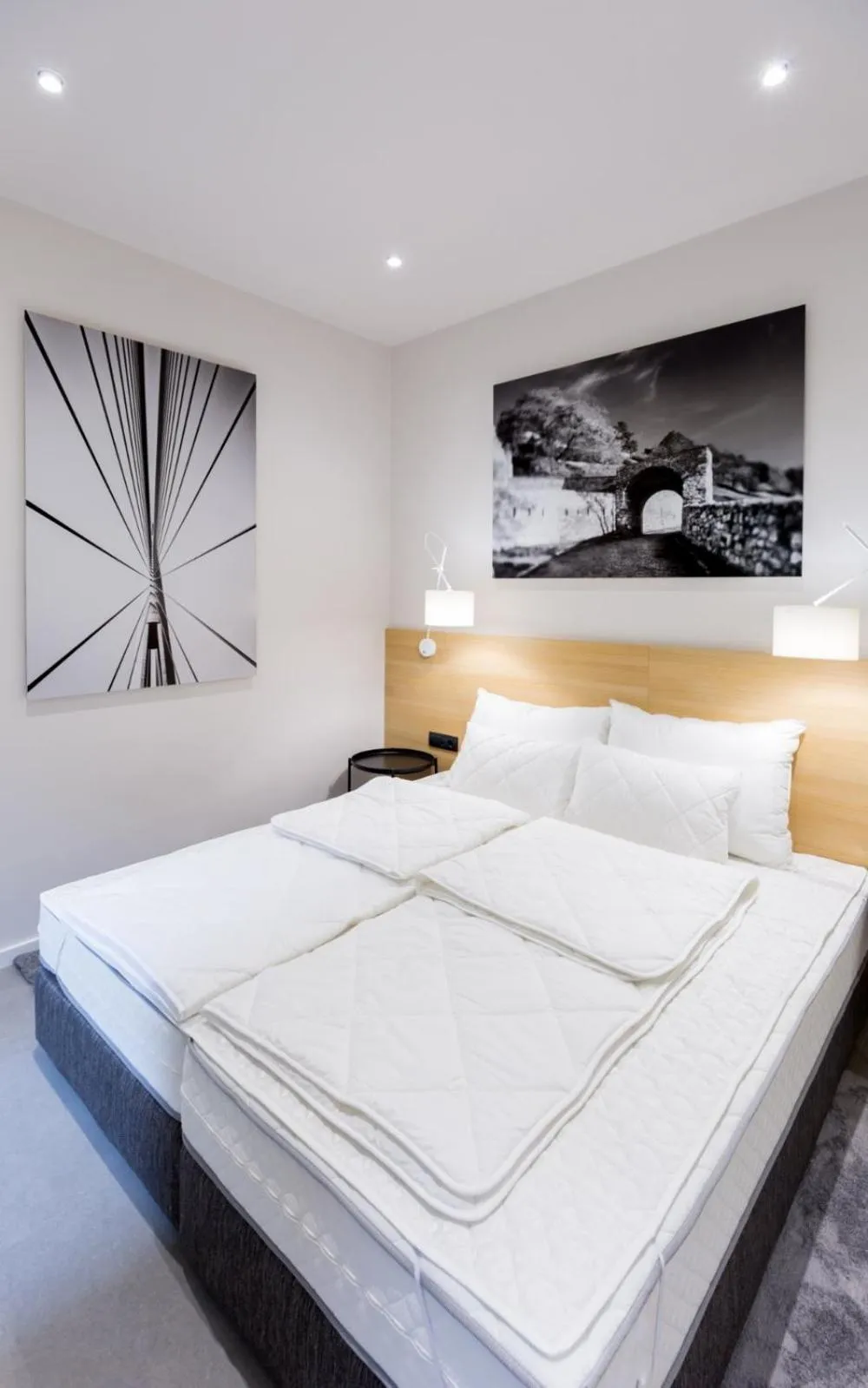 Bed in Teanna Lux Apartments