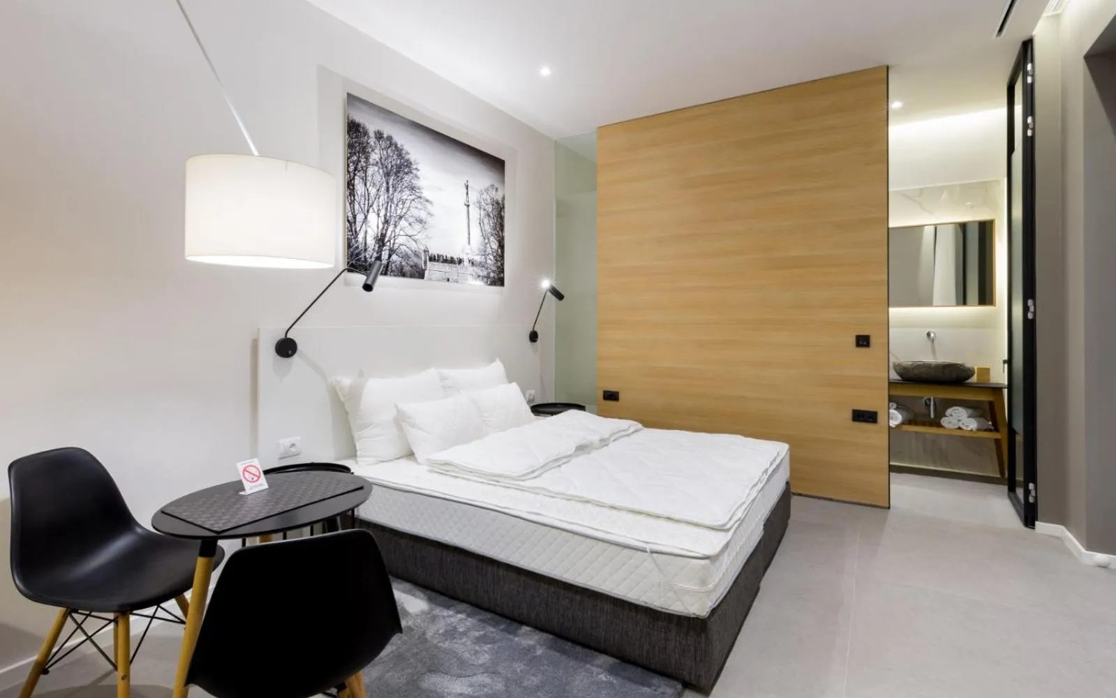 Bed in Teanna Lux Apartments