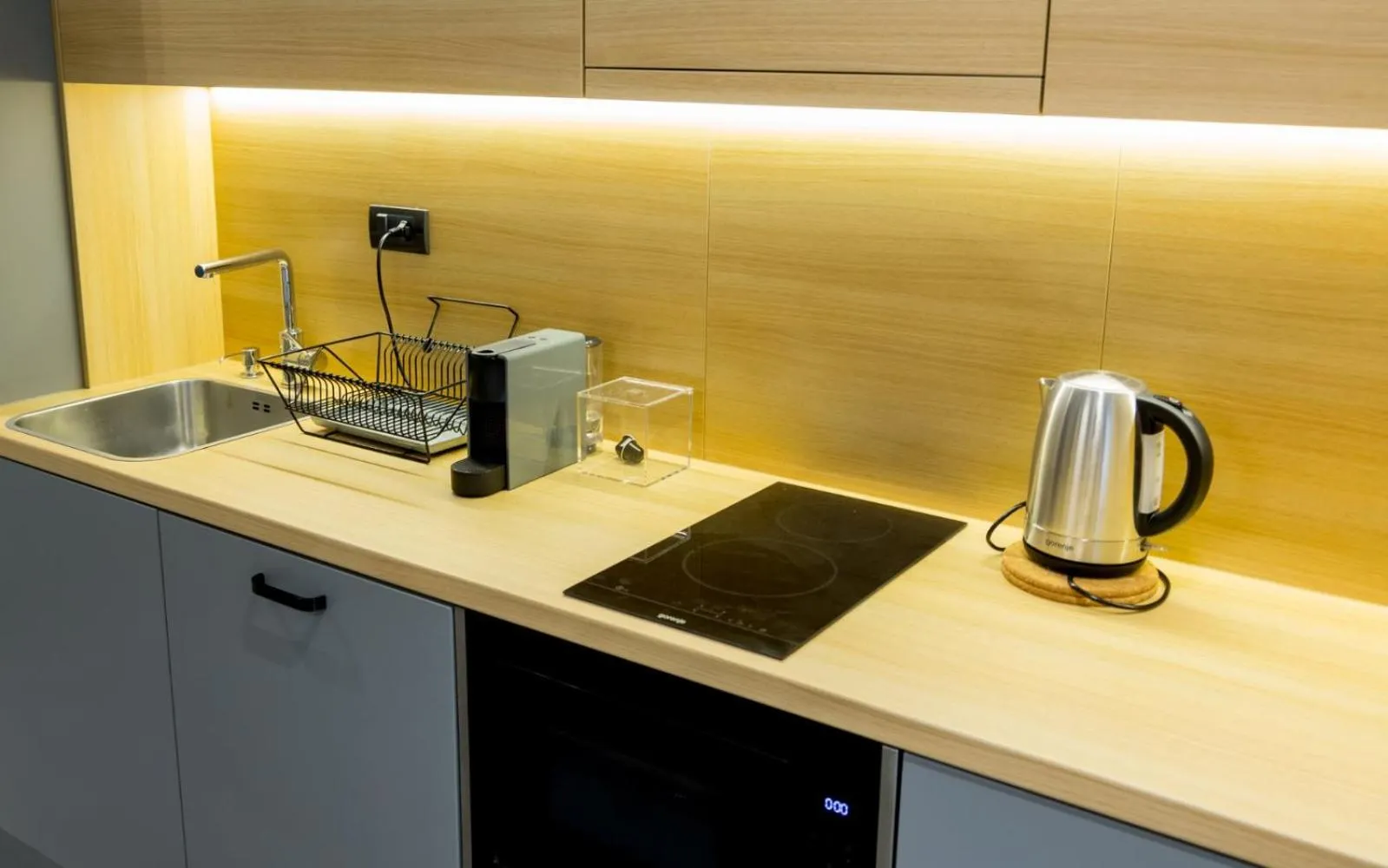 Kitchen or kitchenette in Teanna Lux Apartments