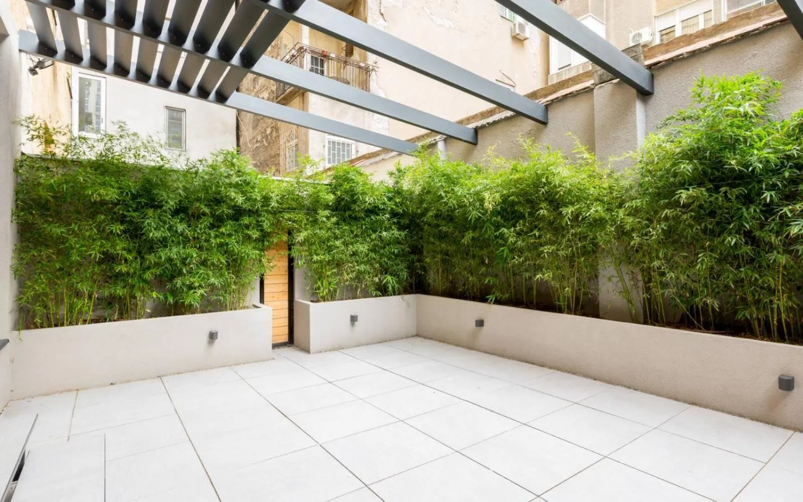 Balcony/Terrace in Teanna Lux Apartments
