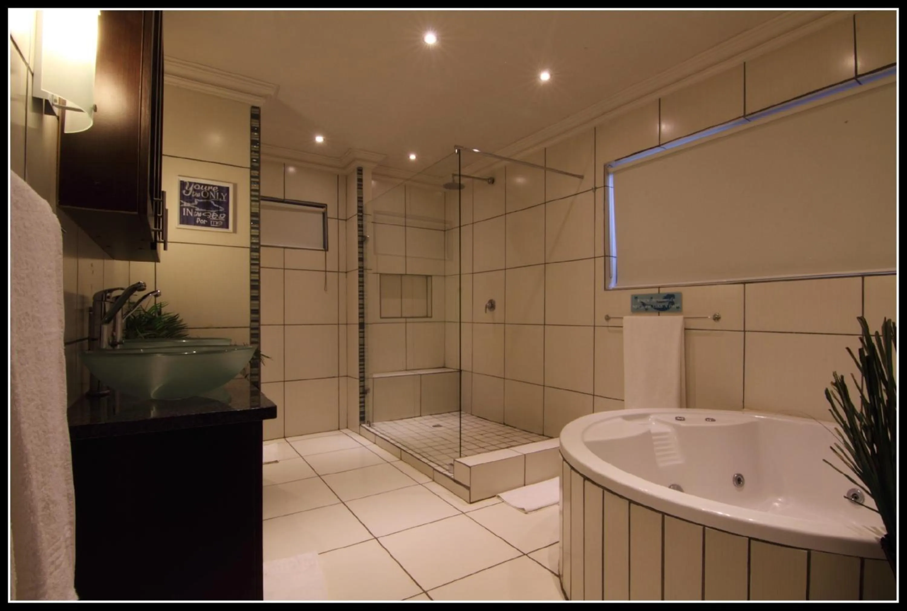 Shower in Club Cocomo