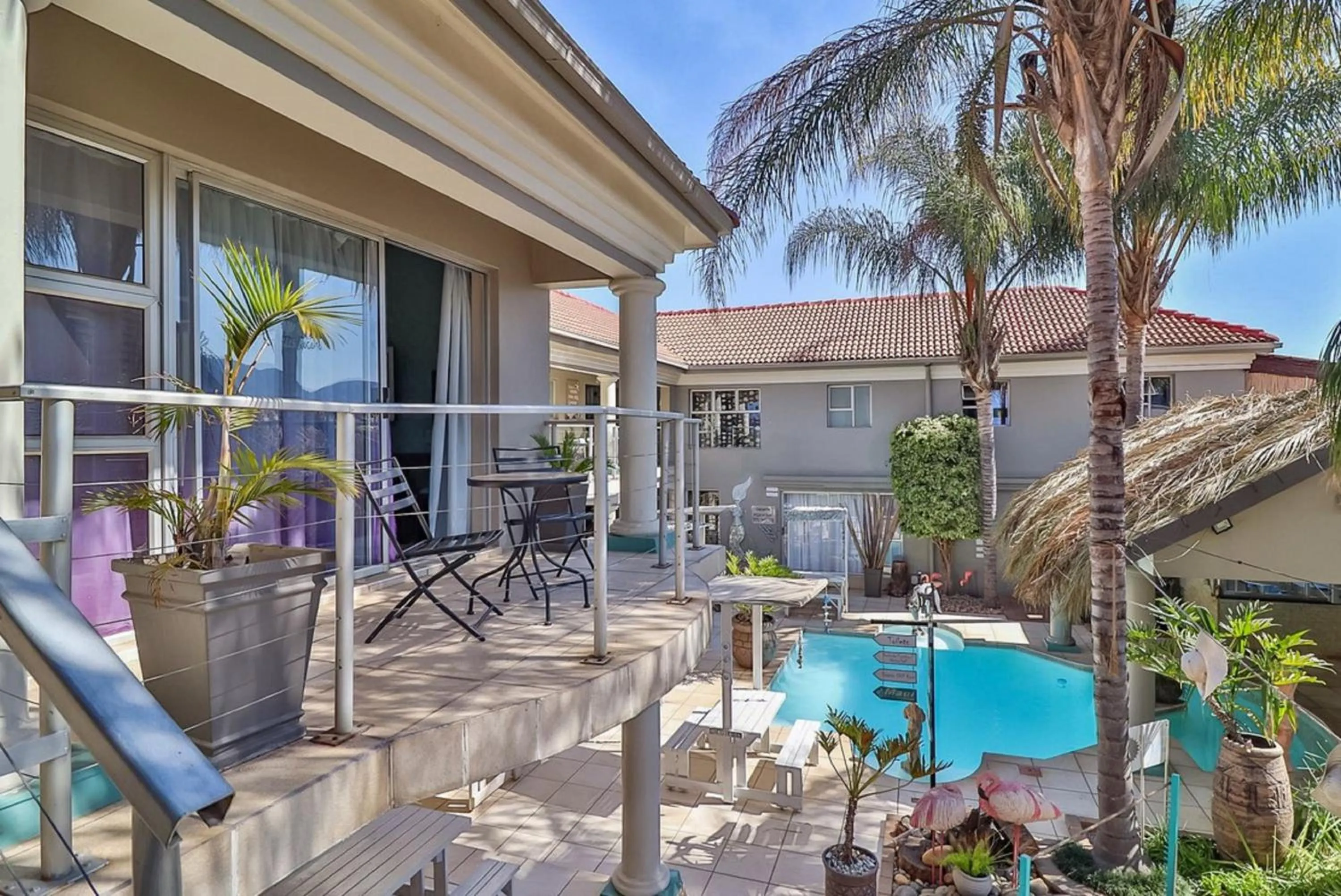 Shower in Club Cocomo