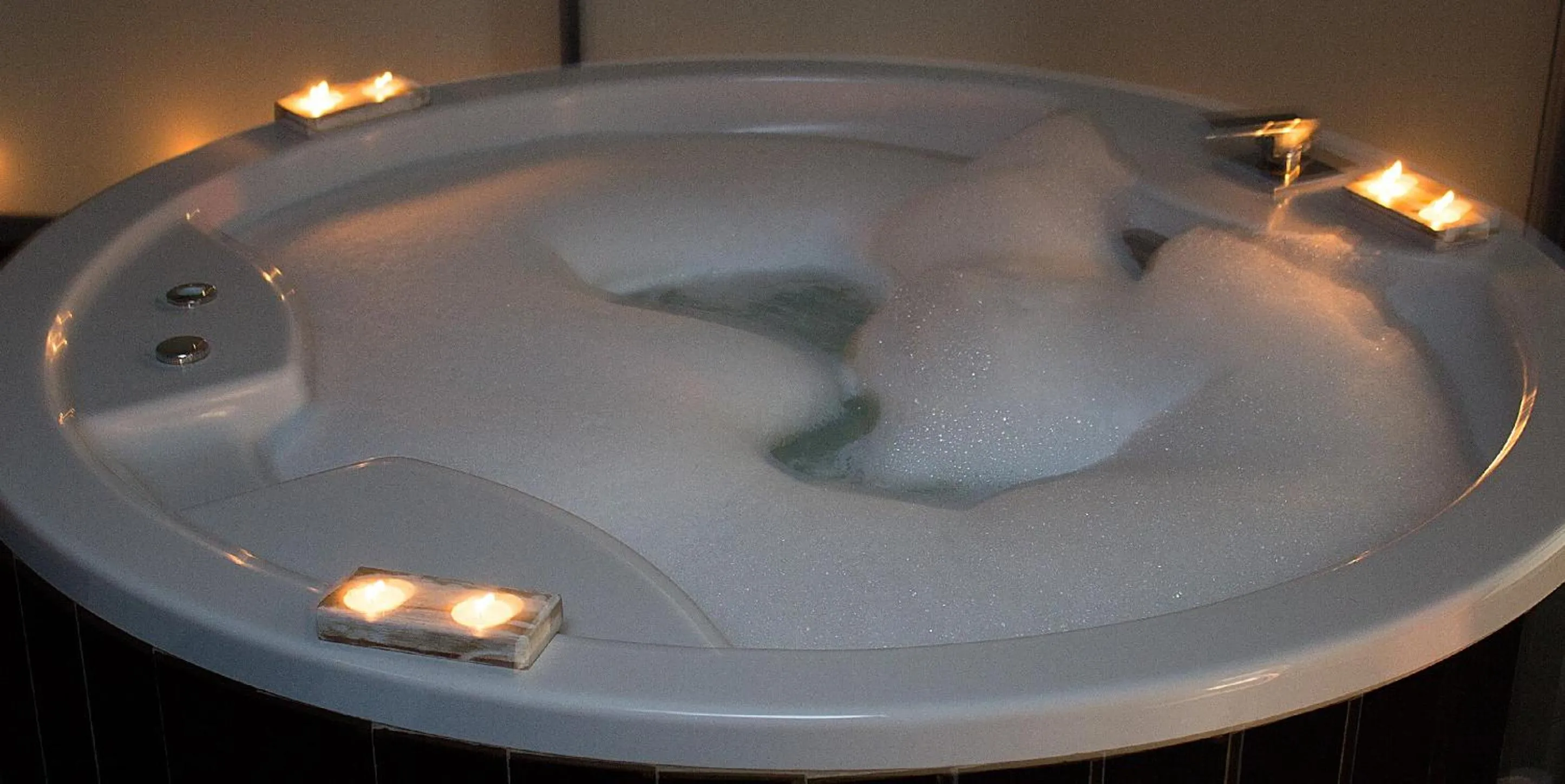 Shower in Club Cocomo