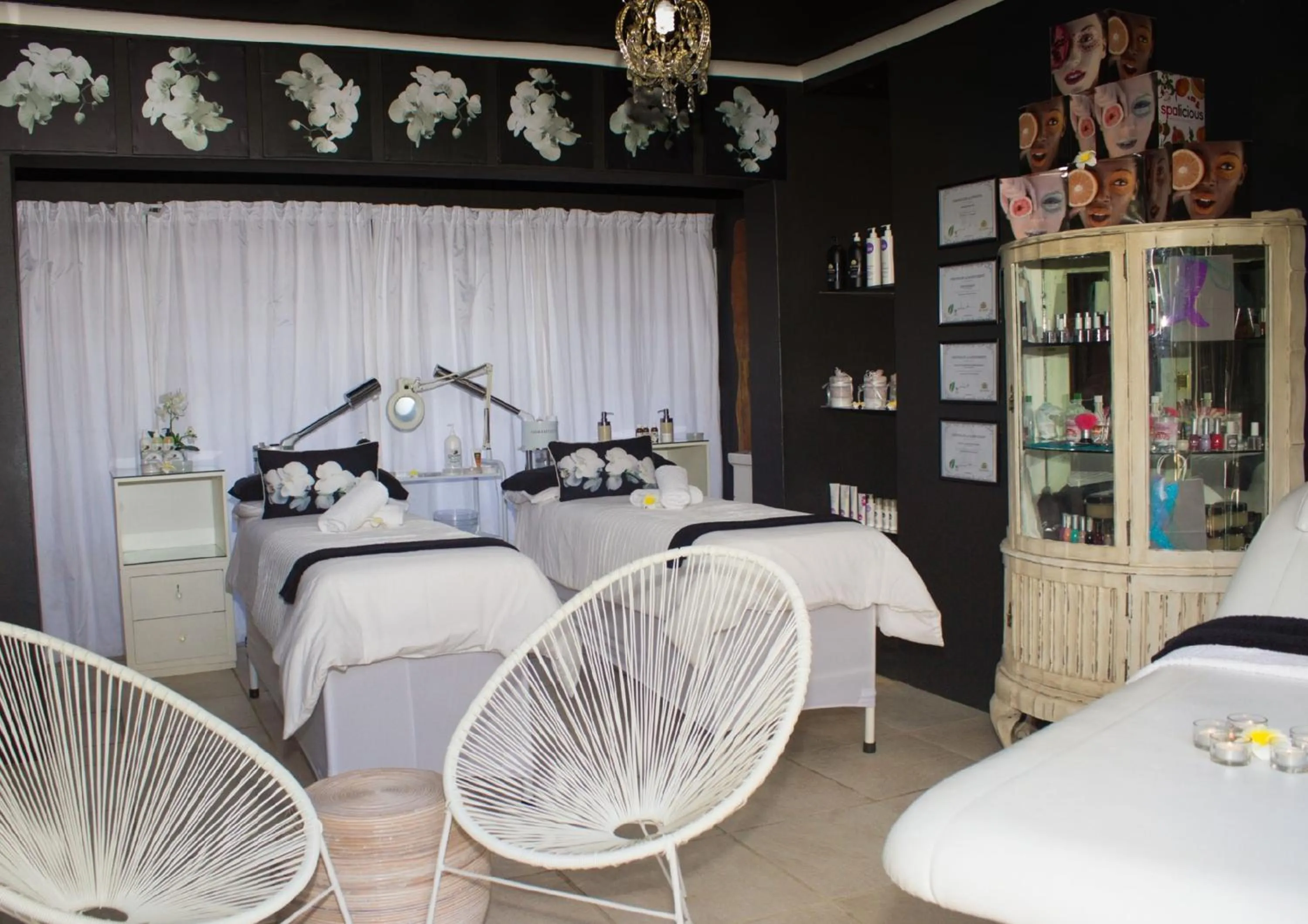 Massage, Bed in Club Cocomo