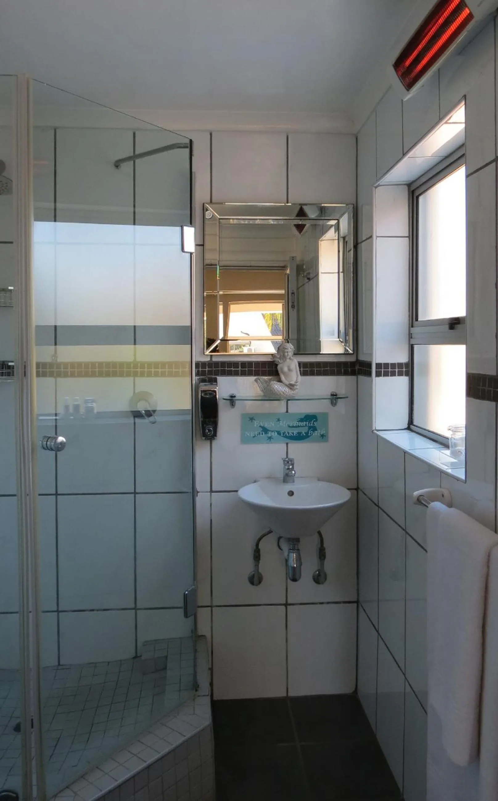 Shower in Club Cocomo