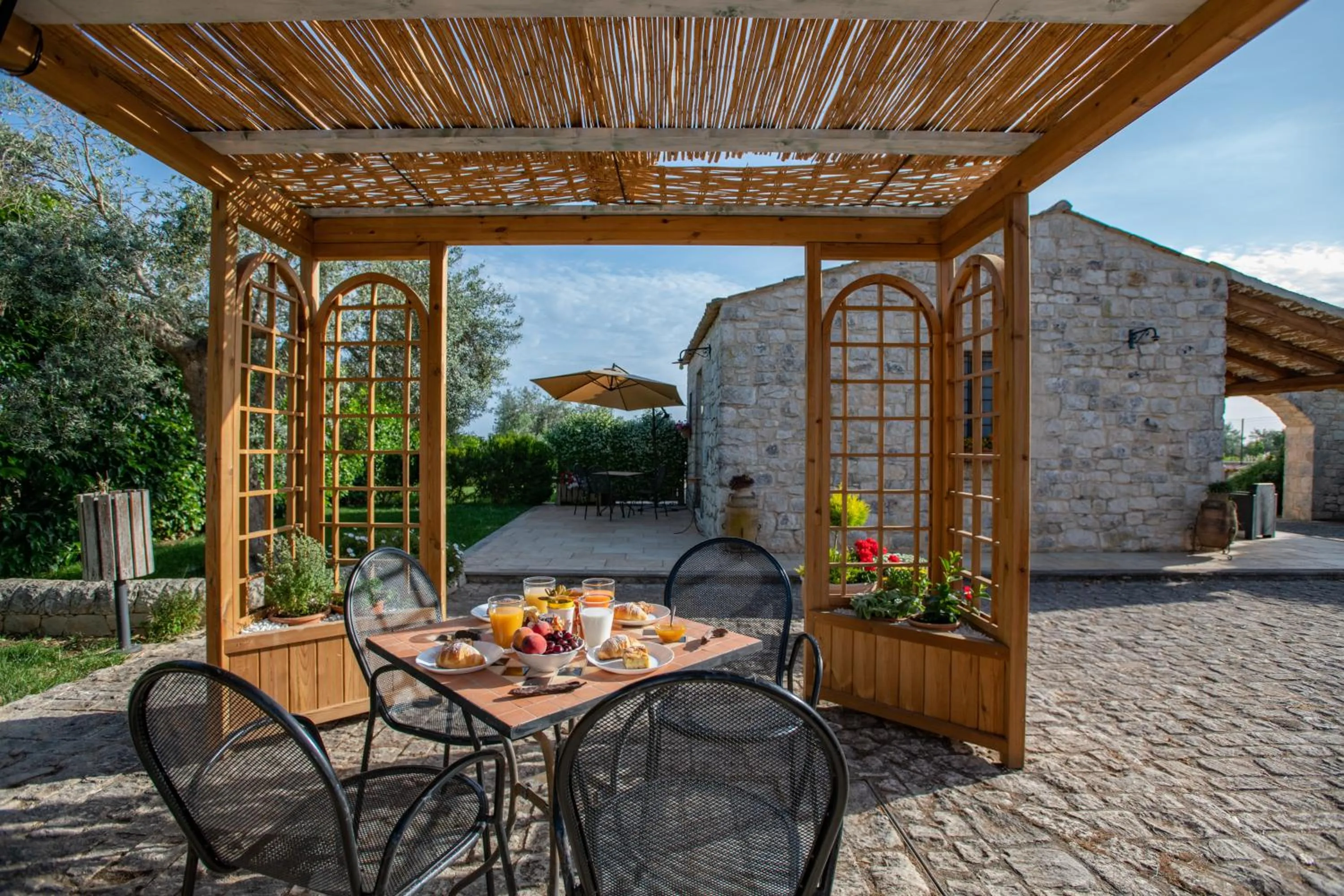 Property building in Borgo Monachella