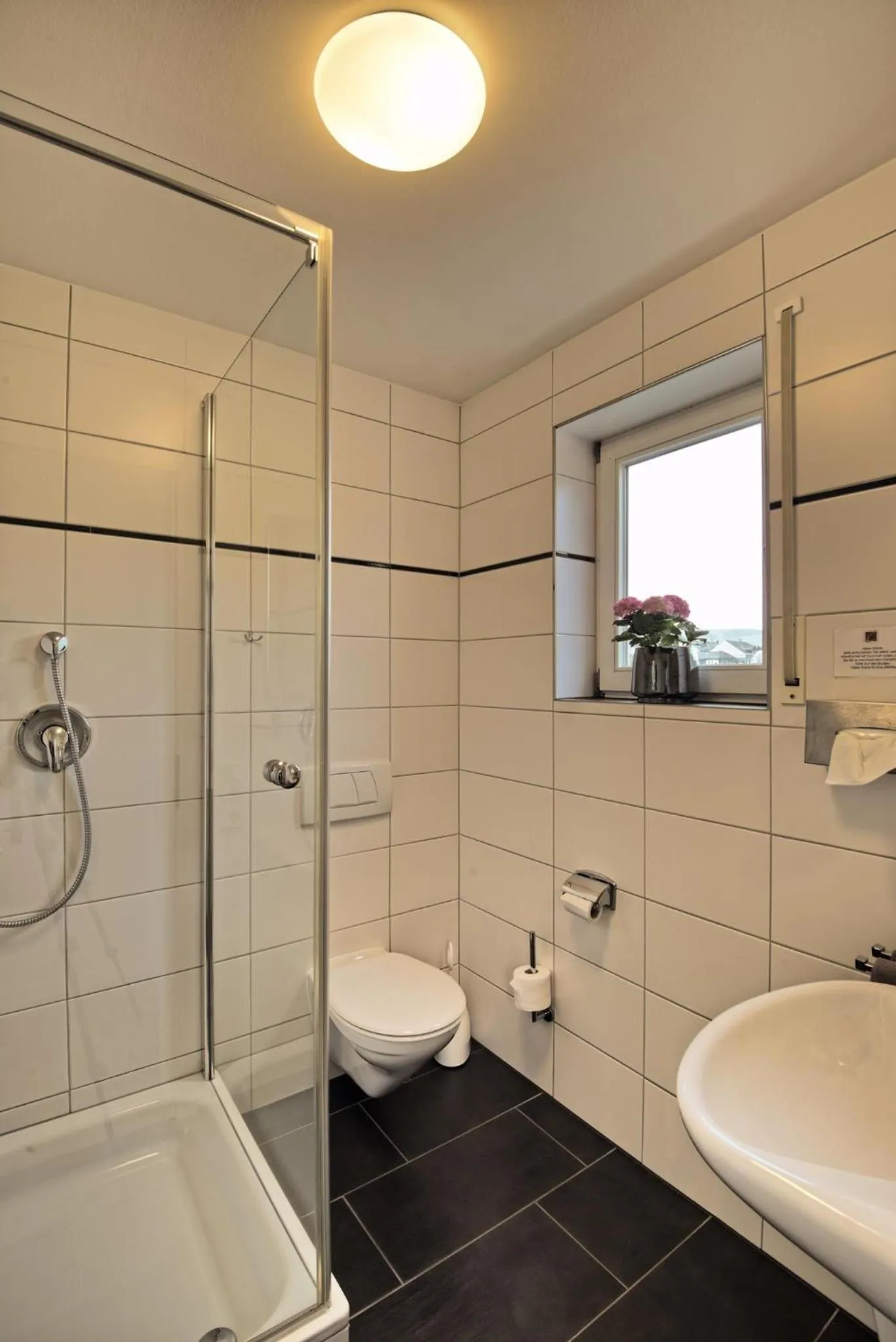 Bathroom in Weingut & Gästehaus Christoph Clüsserath