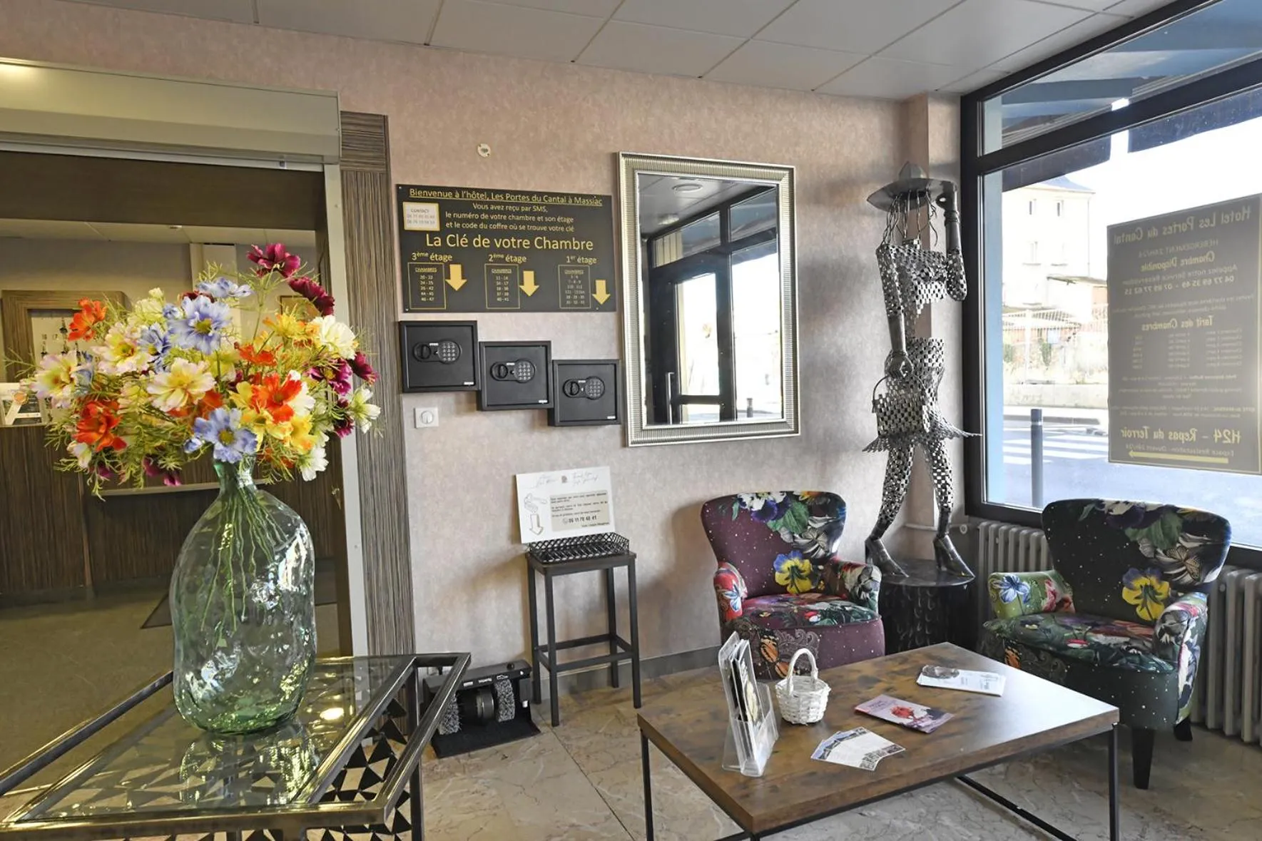Lobby or reception in Les Portes du Cantal