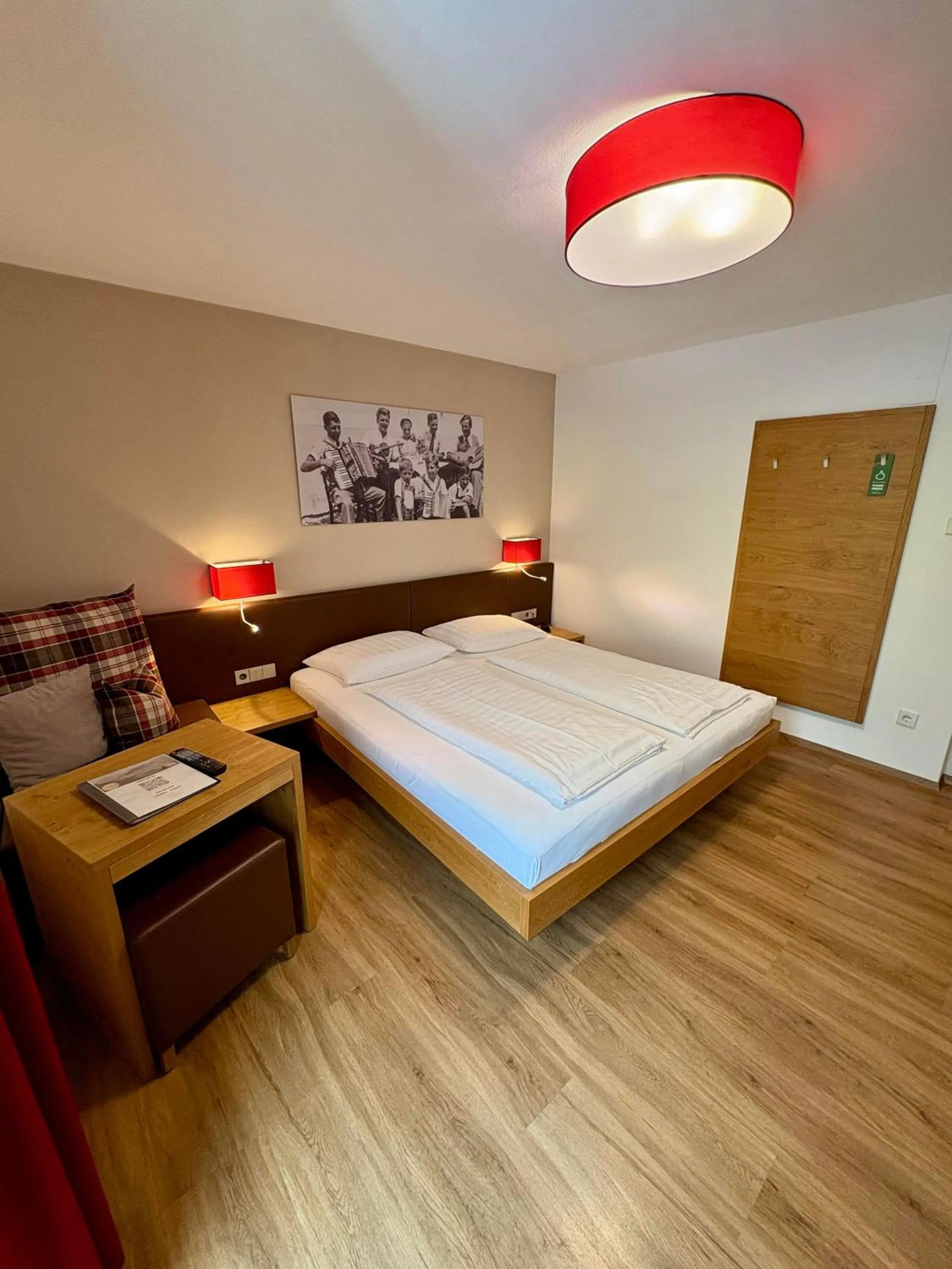 Photo of the whole room, Bed in Garni Apparthotel St Valentin