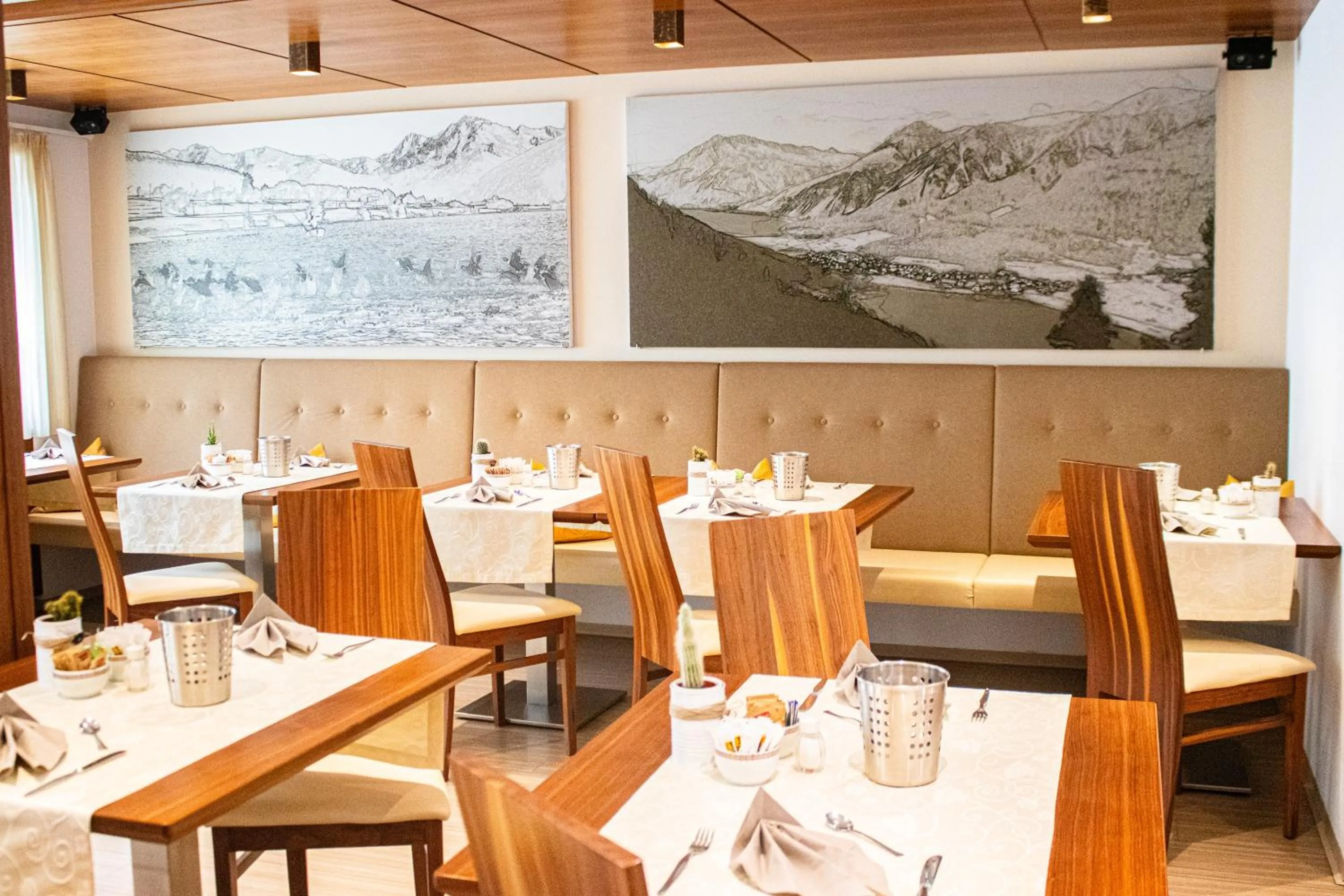 Breakfast in Garni Apparthotel St Valentin