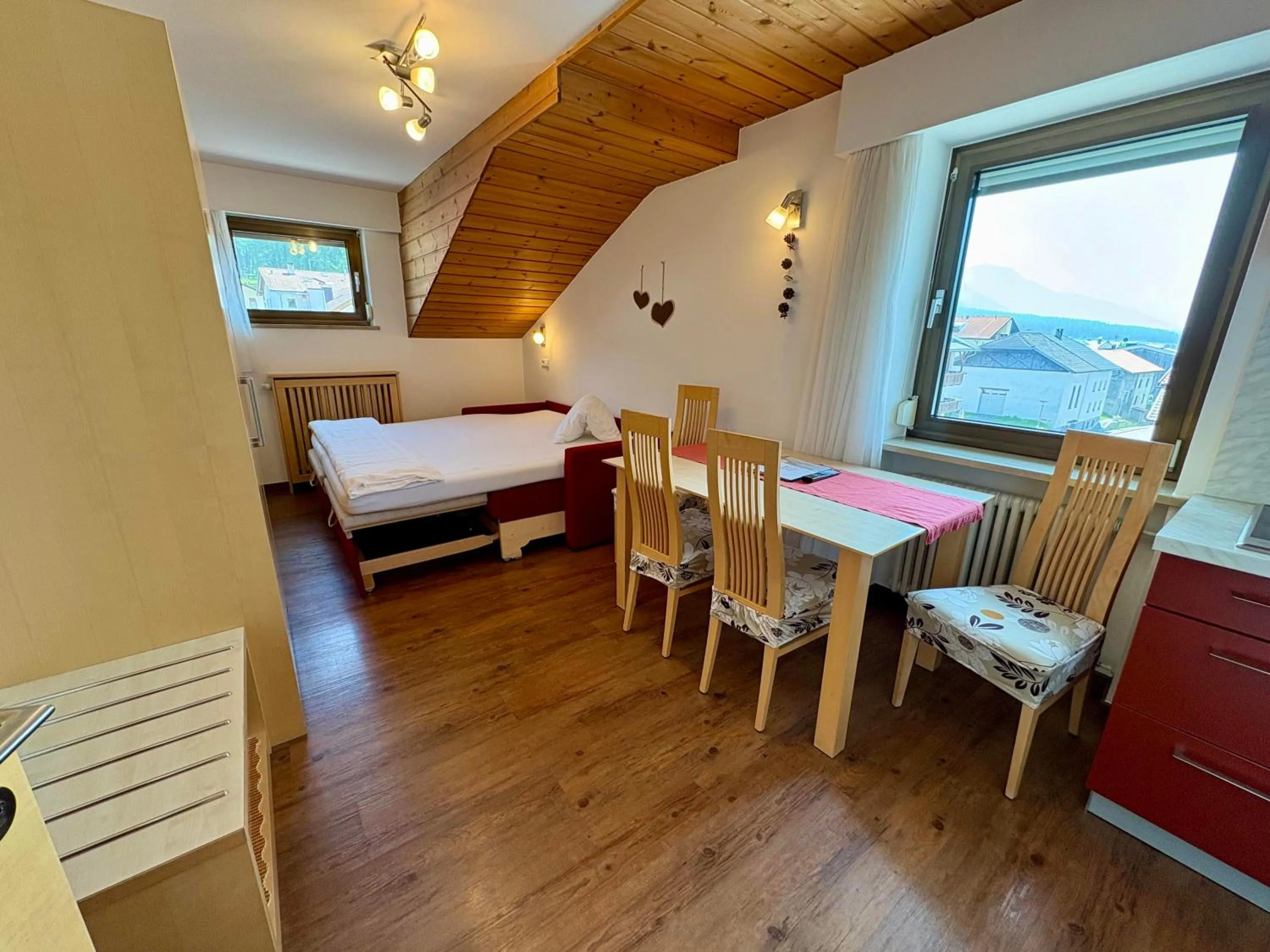 Photo of the whole room, Bed in Garni Apparthotel St Valentin