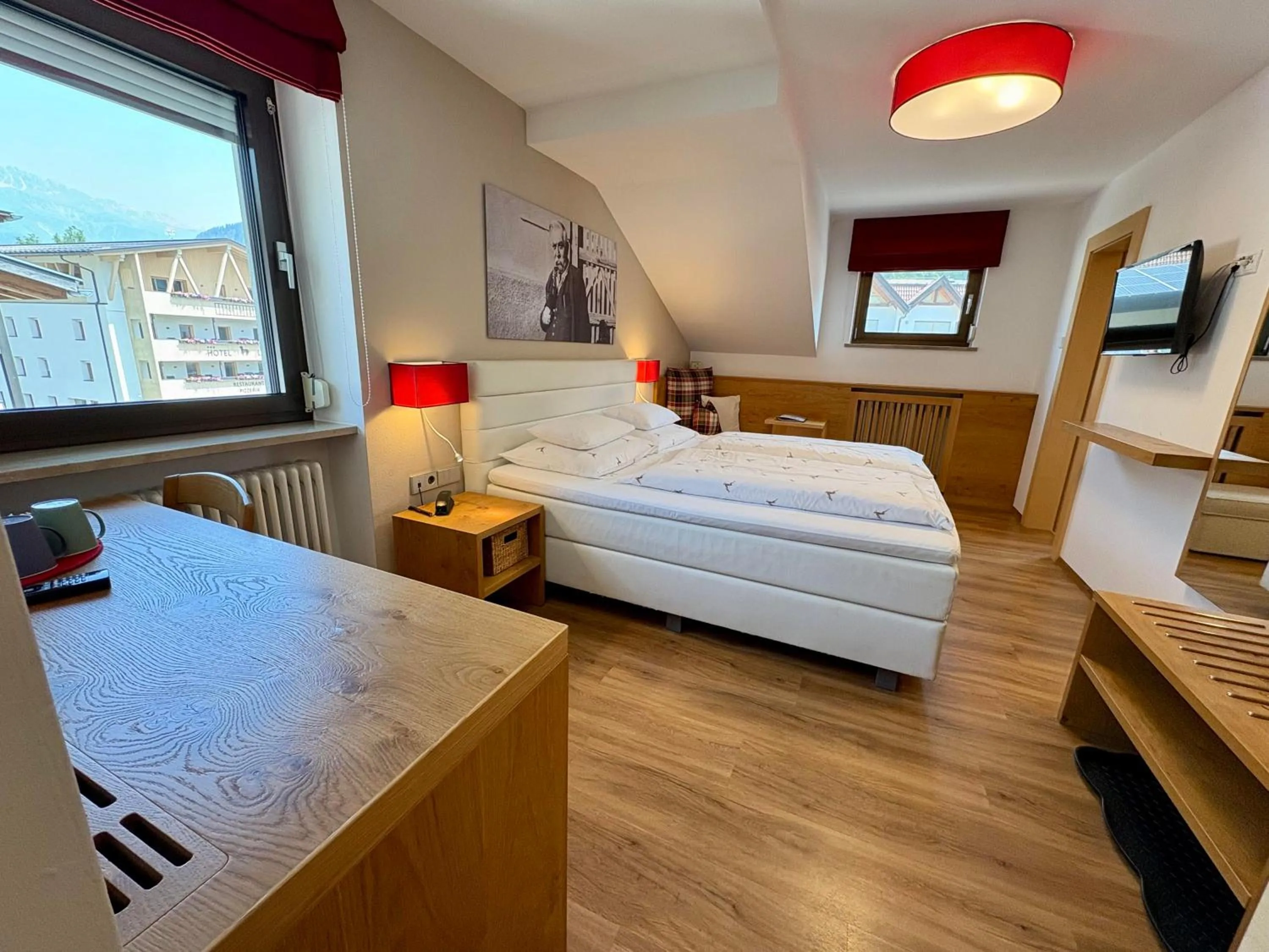 Photo of the whole room, Bed in Garni Apparthotel St Valentin