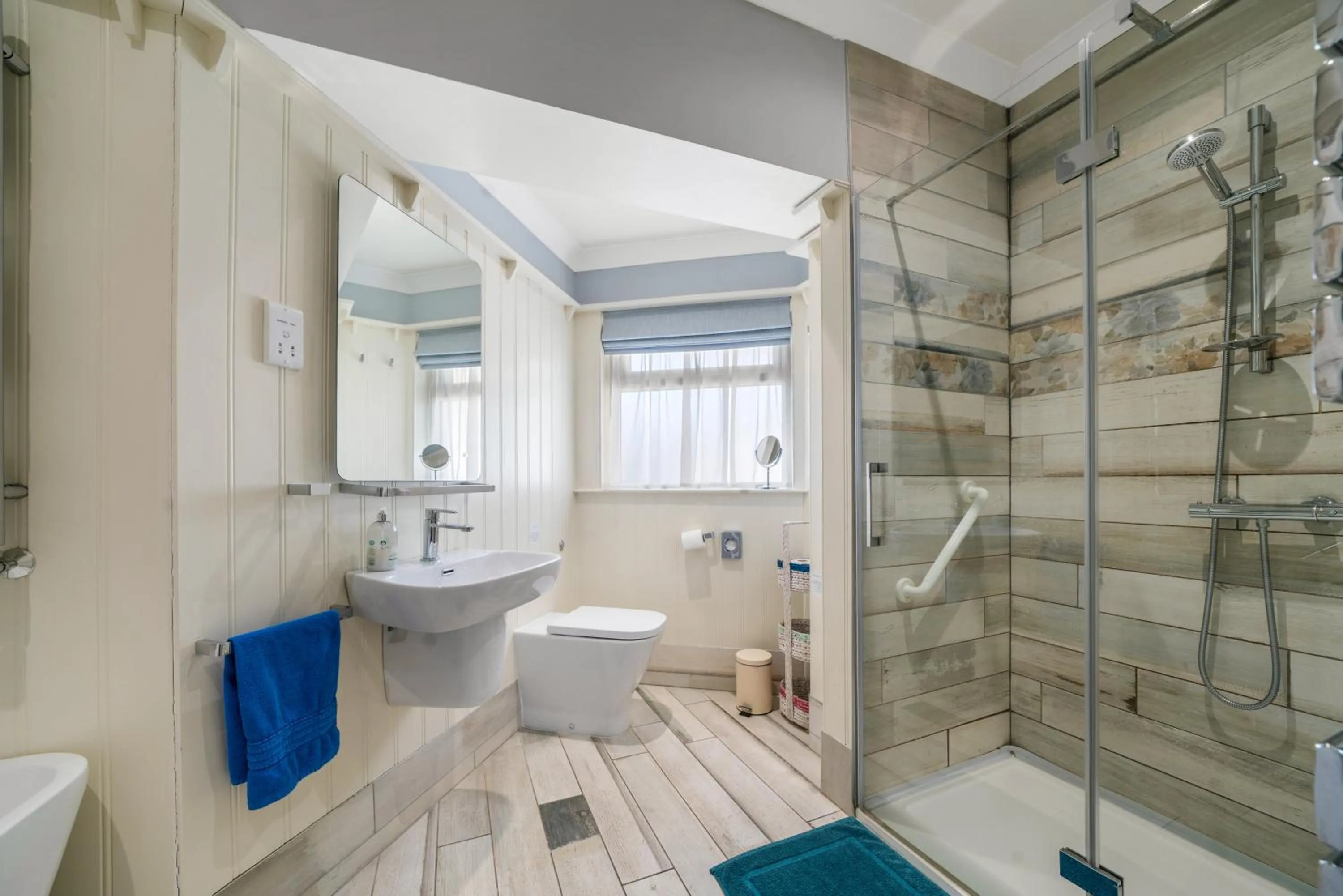 Bathroom in Anvershiel House